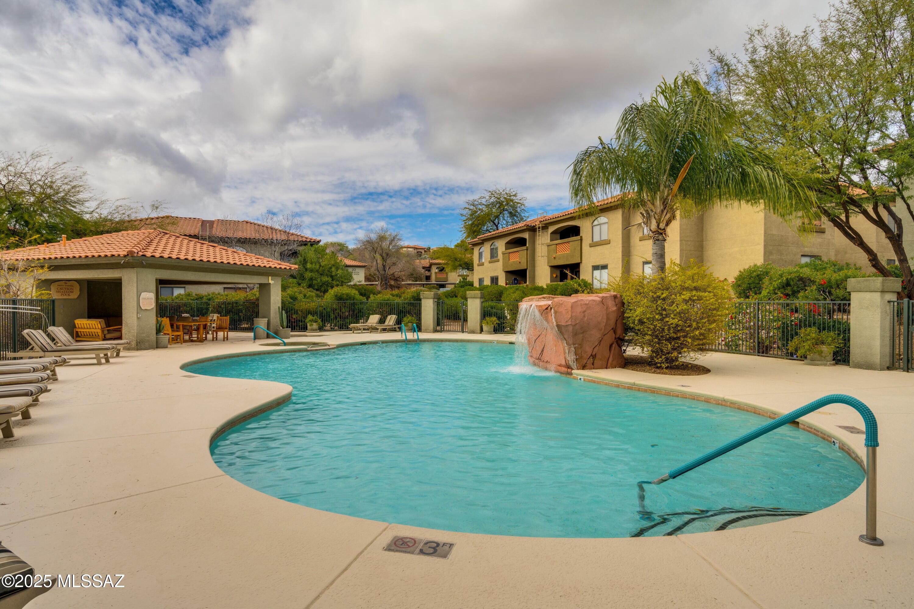 Veranda at Ventana Condominiums - Residential