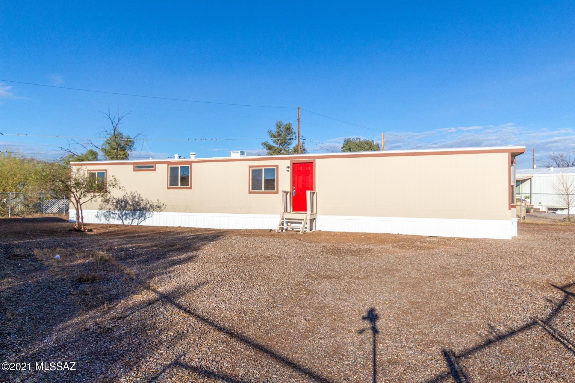 Seller will accept or counter offers from $114,900 - $119,900. This 3 bd 2 bth has been completely updated with beautiful finishes, new roof, new AC, open floor plan  , Family Room and soothing color tones throughout . Modern cabinetry and natural colored counter tops, stainless steel appliances, .Split bedroom floor plan, Jack and Jill bthrm spacious master bdrm with with walk-in shower. Enjoy time in your spacious enclosed  yard .