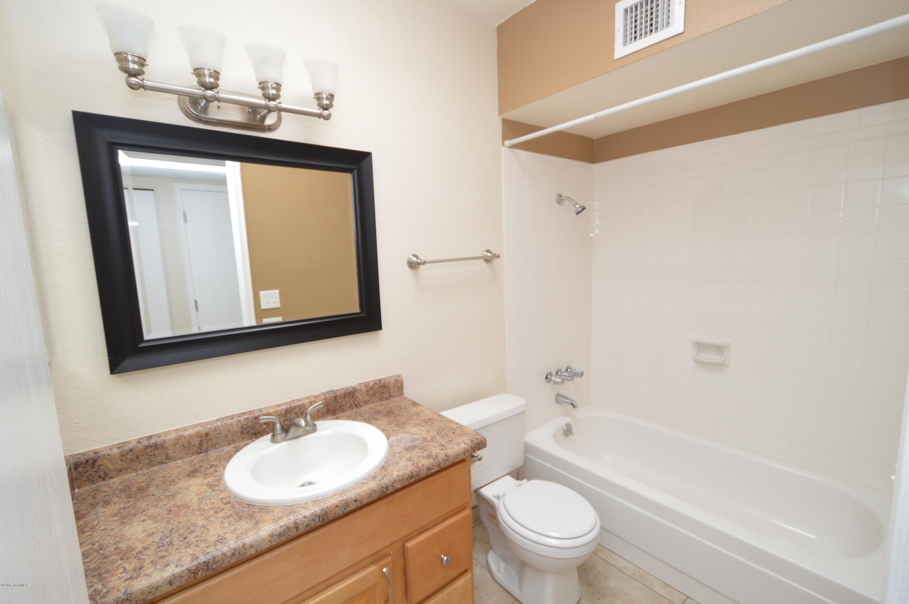 Pantano Park Townhouses - Residential Lease
