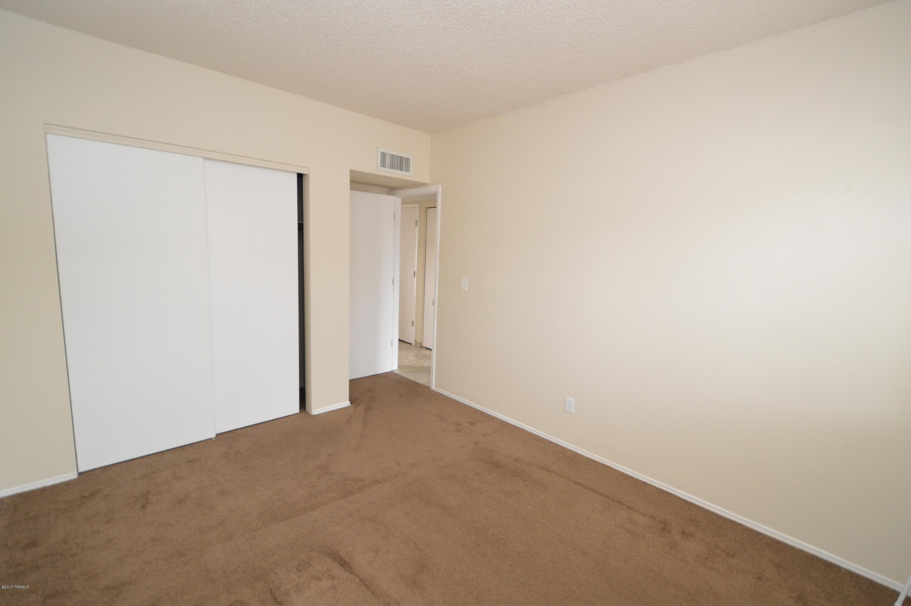 Pantano Park Townhouses - Residential Lease