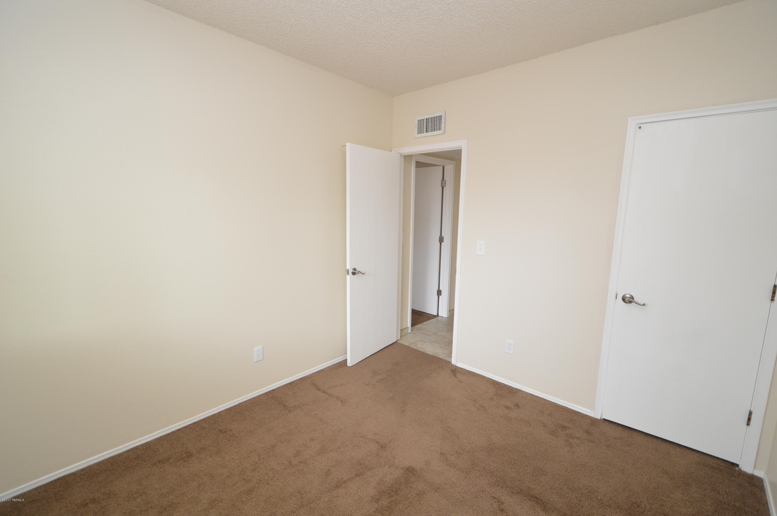 Pantano Park Townhouses - Residential Lease