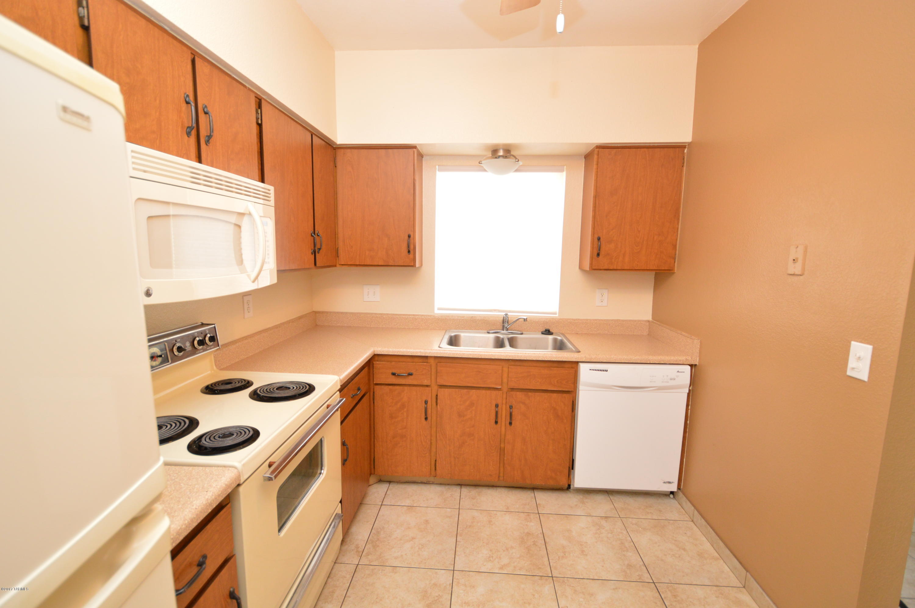Pantano Park Townhouses - Residential Lease