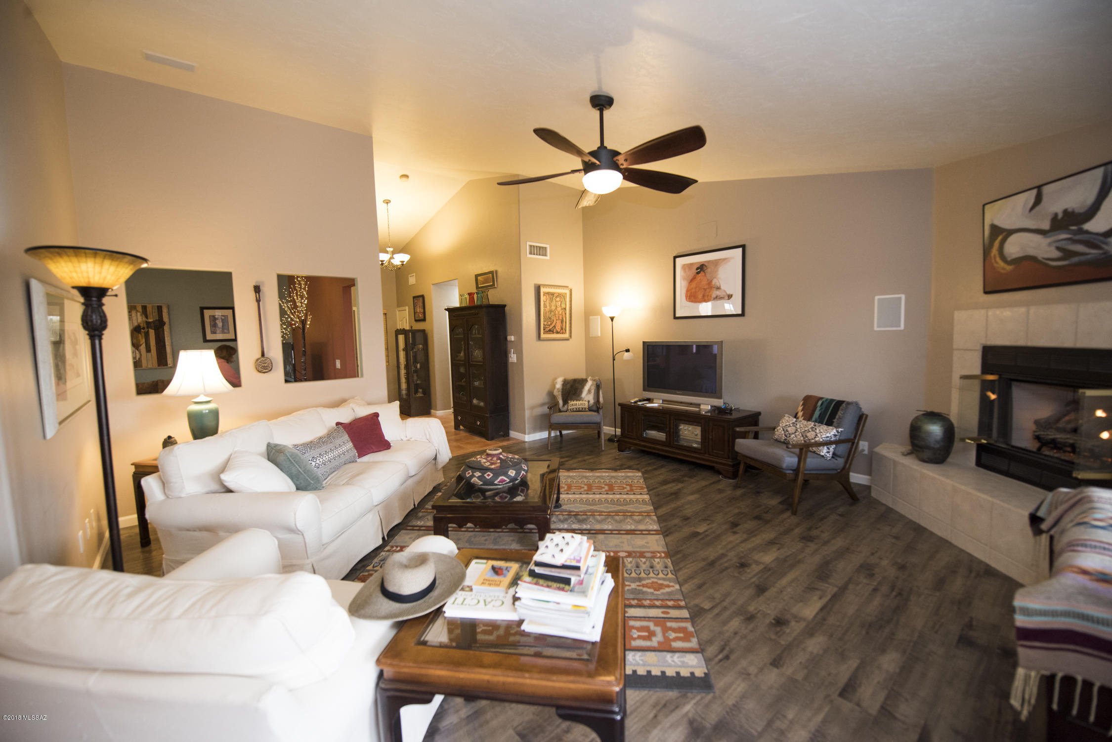 Hacienda Del Oro (1-78) - Residential