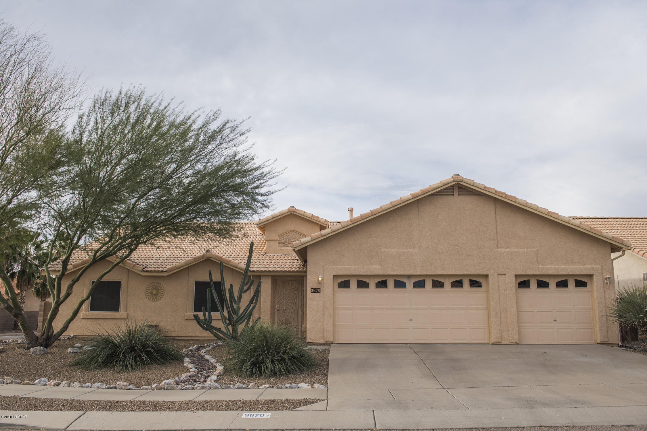 Hacienda Del Oro (1-78) - Residential