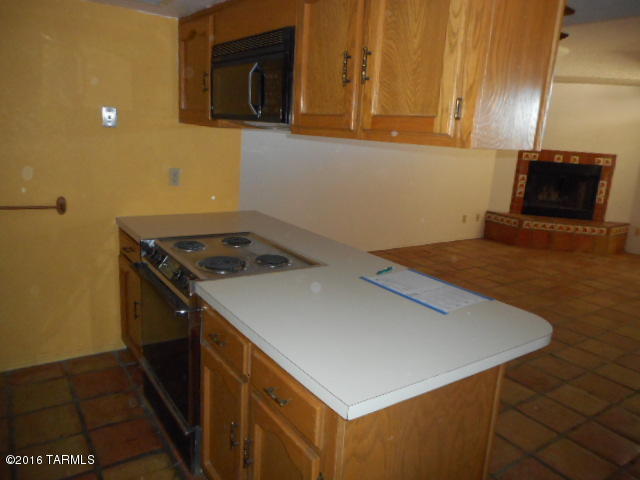 Twelve Hundred River Rd Condos - Residential