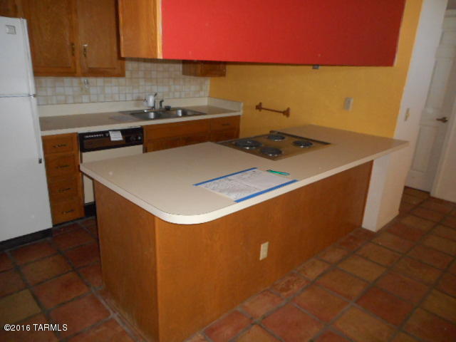 Twelve Hundred River Rd Condos - Residential