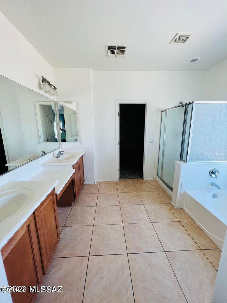 Continental Reserve Blks 17-19 (1-102) - Residential