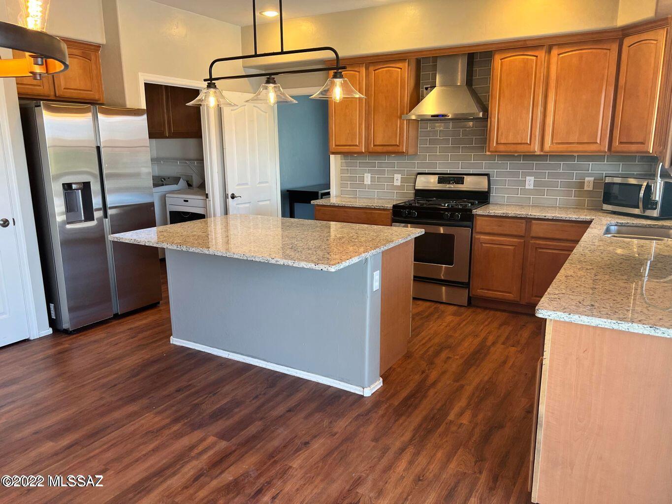 Continental Reserve Blks 17-19 (1-102) - Residential