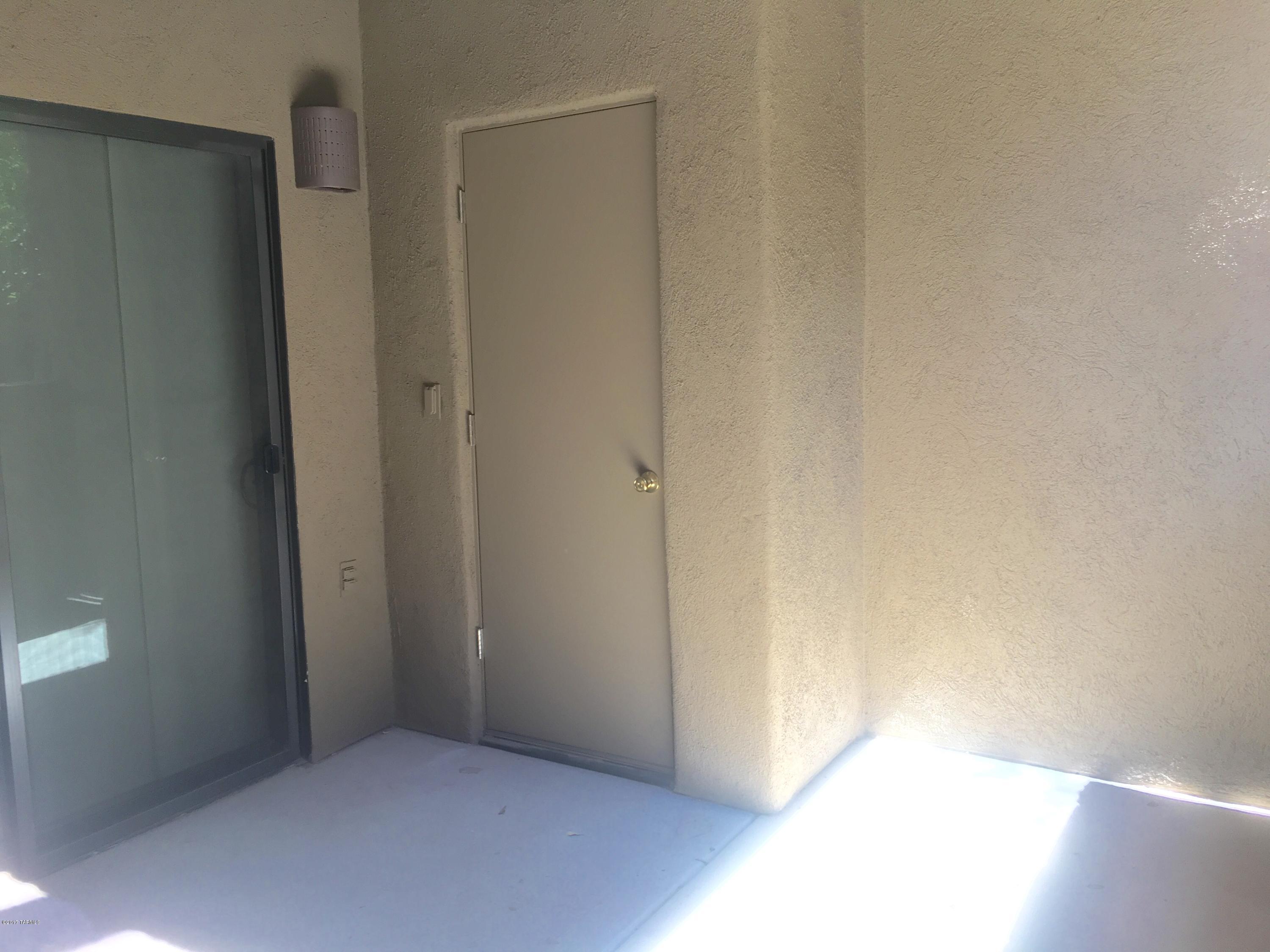 Placita Escondida Bldgs 18-20 Units 1-204 - Residential Lease