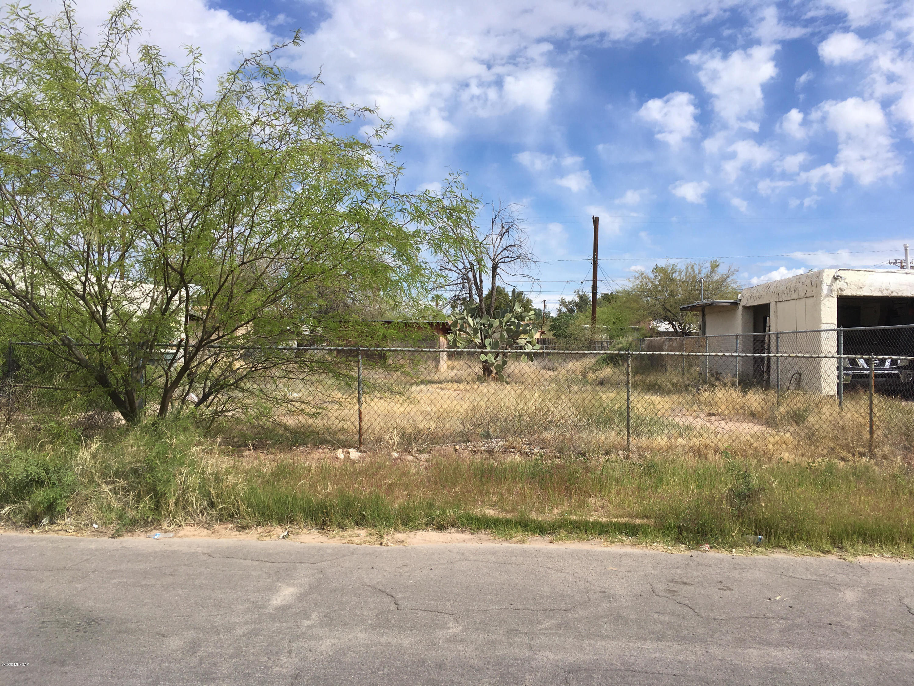 Infill lot in Fairgrounds area - well kept neighborhood - utilities at street