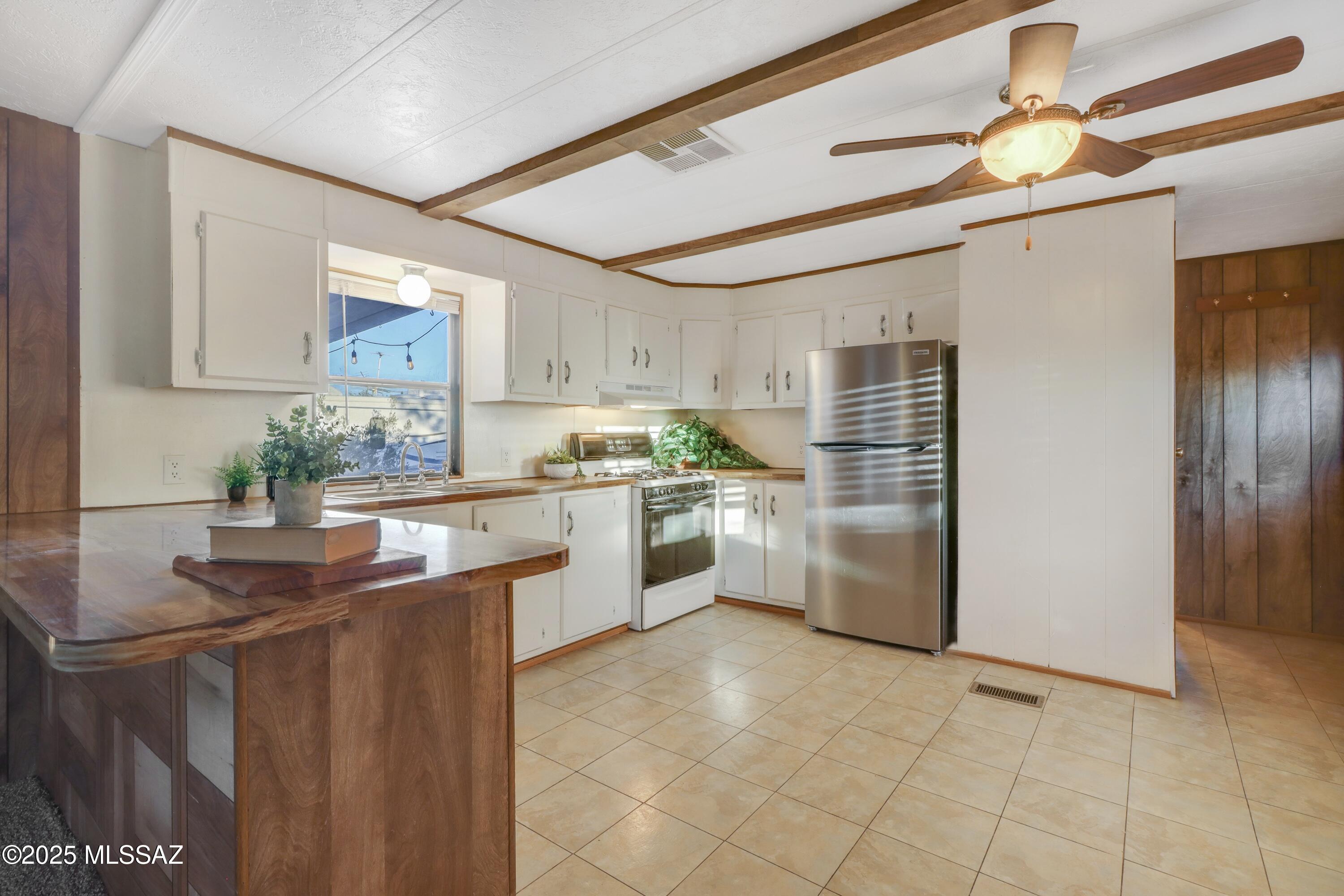 Mescal Lakes - Residential