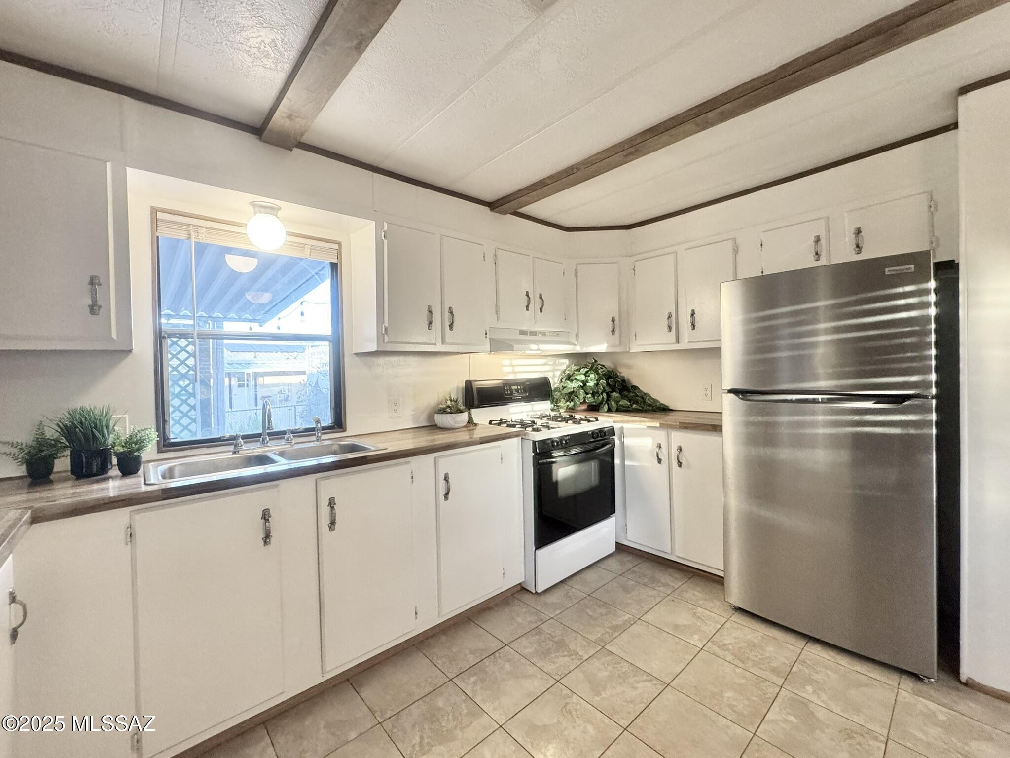 Mescal Lakes - Residential