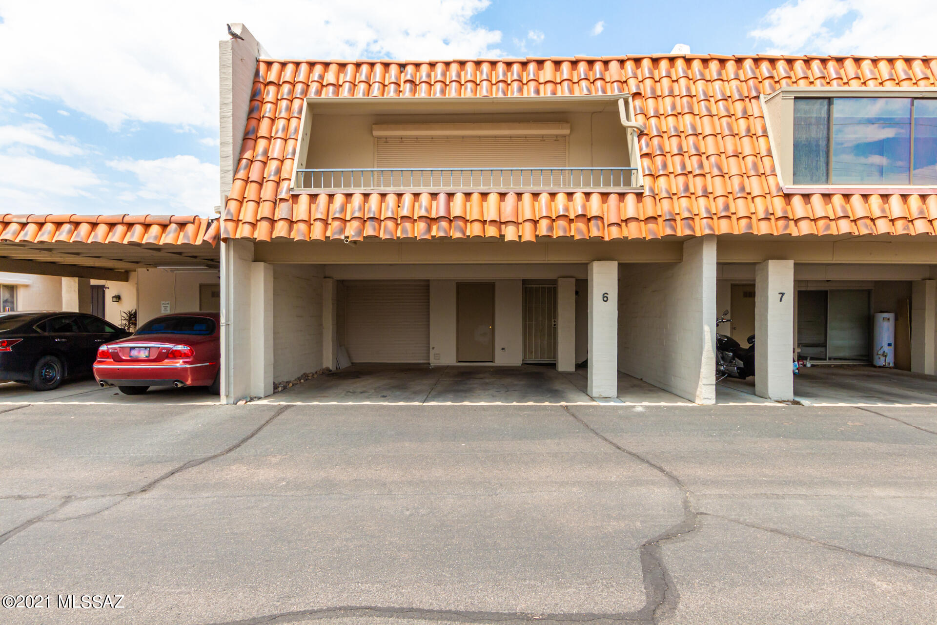 Welcome to this fabulous Condo in the Community of Tucson Prince Townhomes & close to everything you need! Discover the delightful interior that features a custom palette, upgraded ceiling fans/lighting, neutral tile floor, & plenty of natural light. The immaculate remodeled kitchen boasts ample wood cabinetry, essential appliances, epoxy countertops, tile backsplash, and essential appliances. Patio access from the living room & charming dining area. The large bright suite upstairs has a private balcony perfect for your morning coffee! Plush carpet in all the bedrooms, upscale baths w/designer touches, and a convenient den w/bookcases! What are you waiting for? Schedule a tour today!