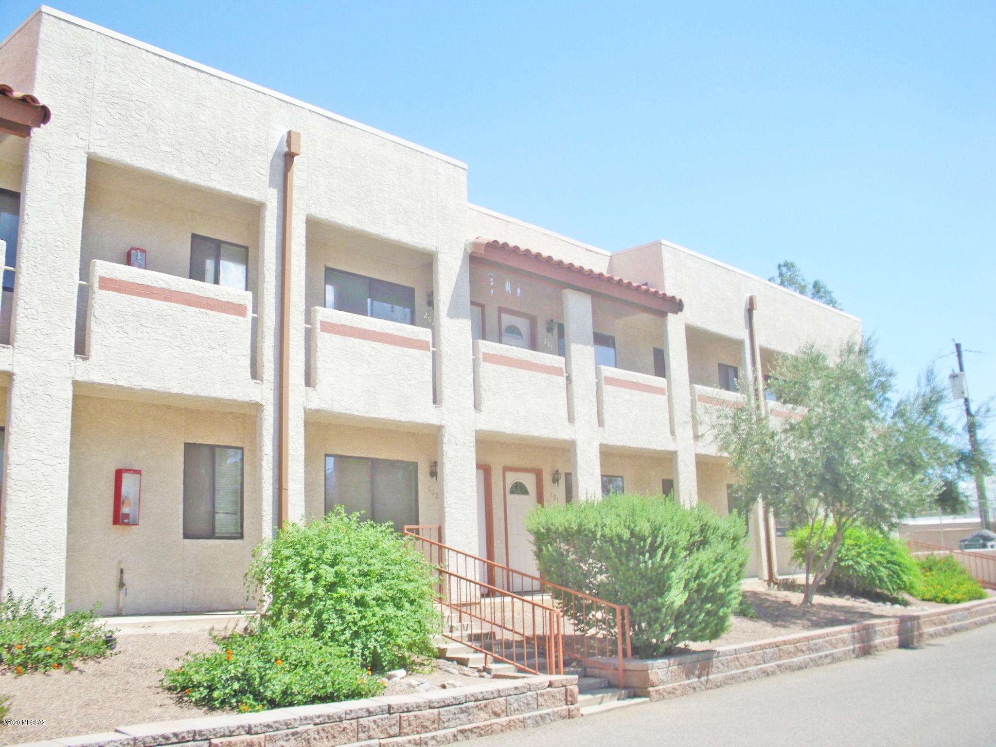 Great 2bd, 1ba second level condo located in a central gated community. Community has a nice, relaxing pool and laundry facility. Beautiful light oak cabinets. Carpet in rooms. Tile in the hall & kitchen.