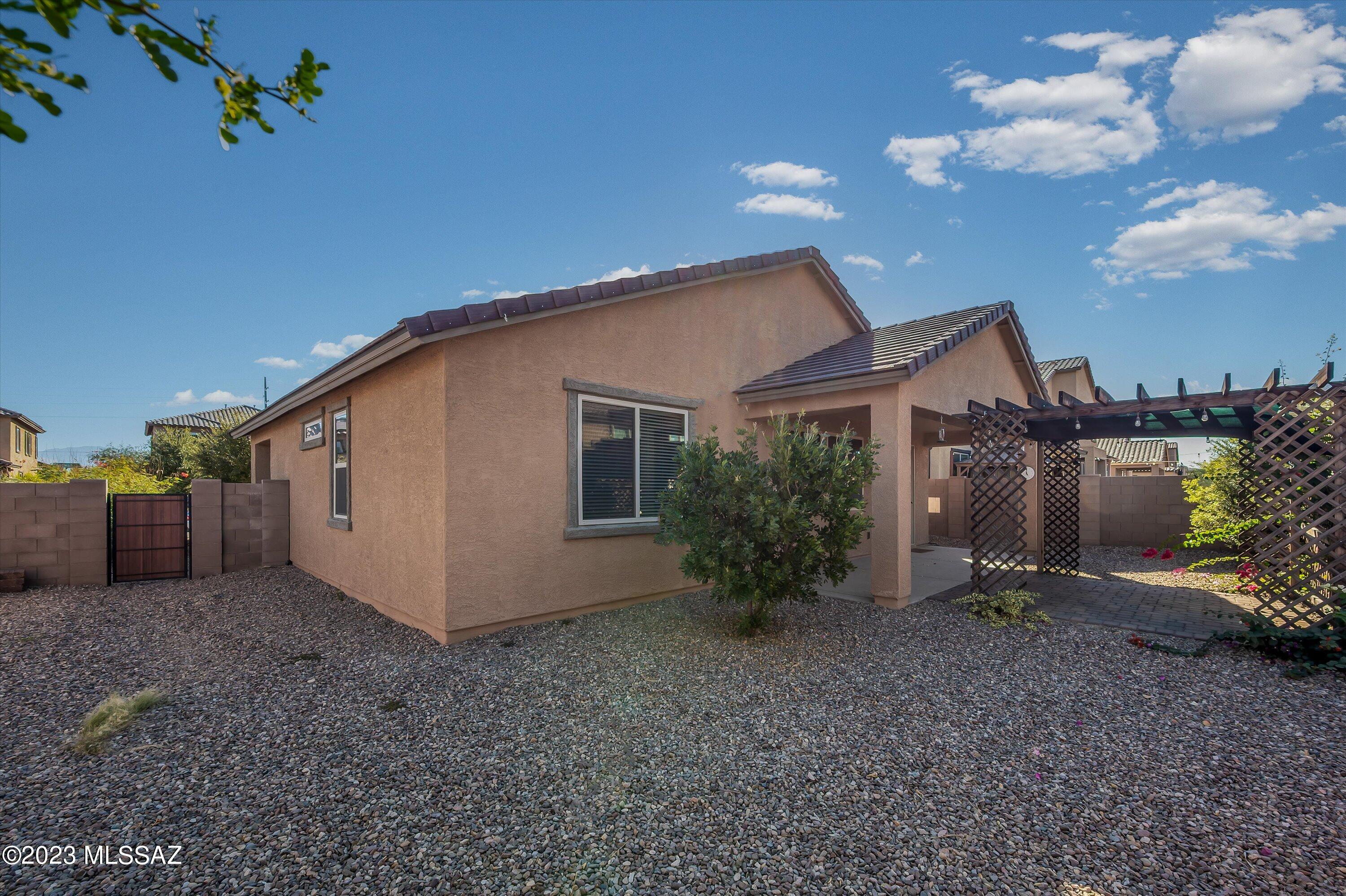 Gladden Farms 22 & 24 - Residential Lease