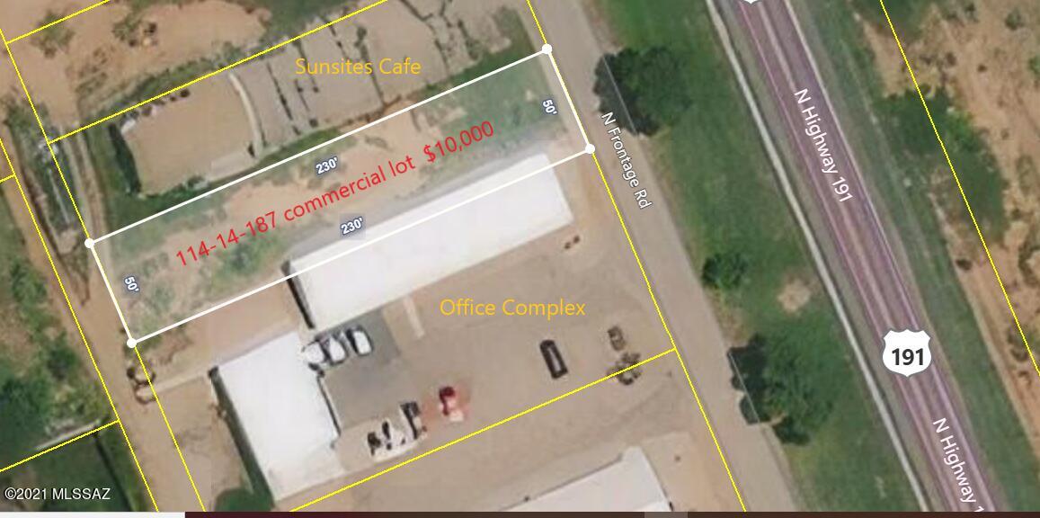Commerically zoned .26 acre lot on Frontage Rd in town of
Sunsites. Main business area of town, between established office complex and restaurant.
