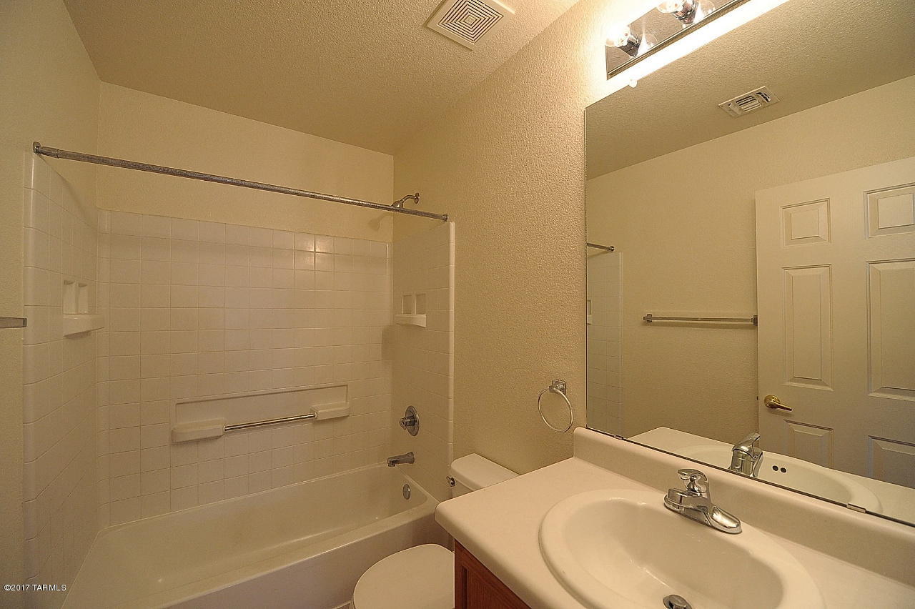 Hartman Vistas-(1-353) - Residential Lease