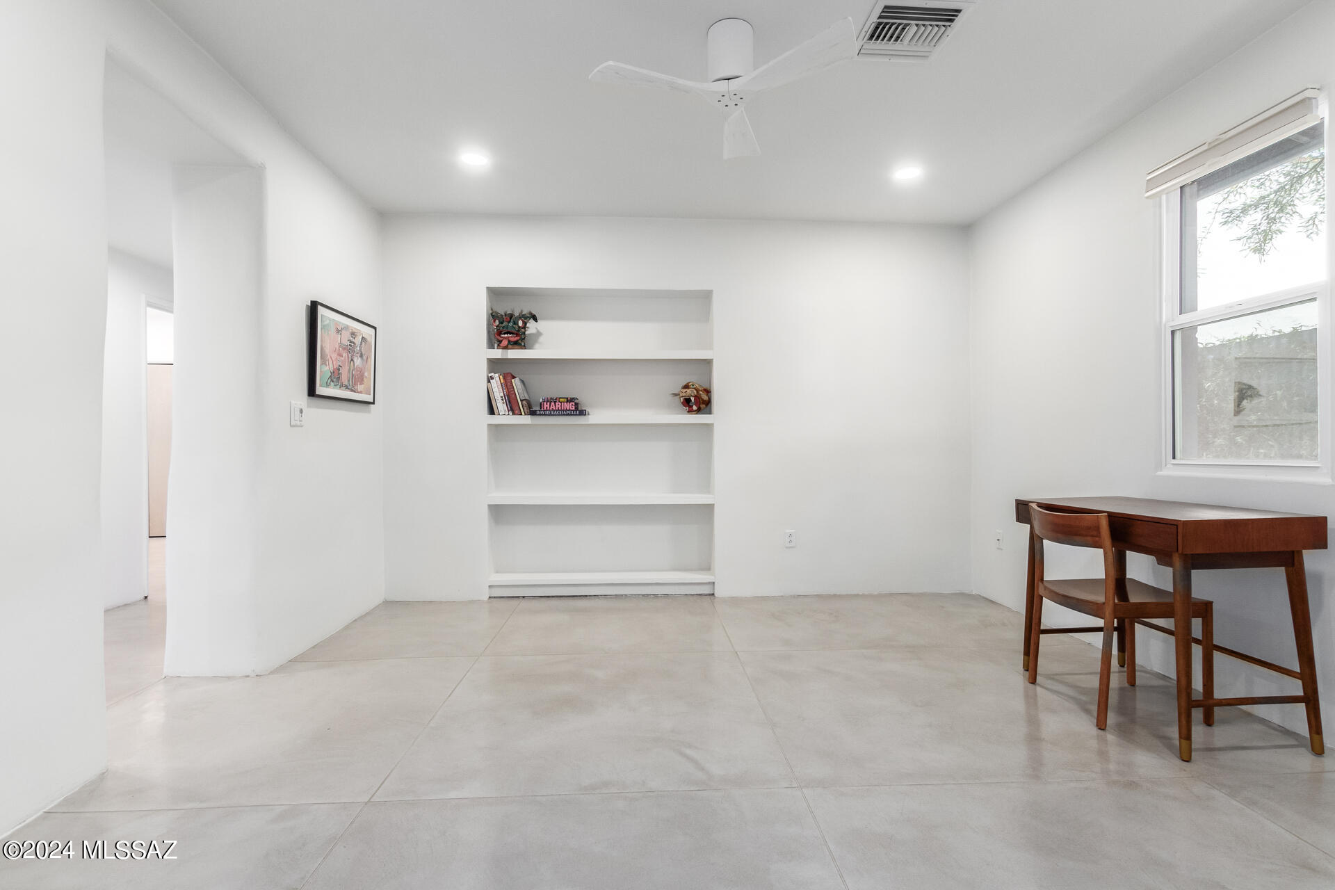 Aztecas (1-9) - Residential