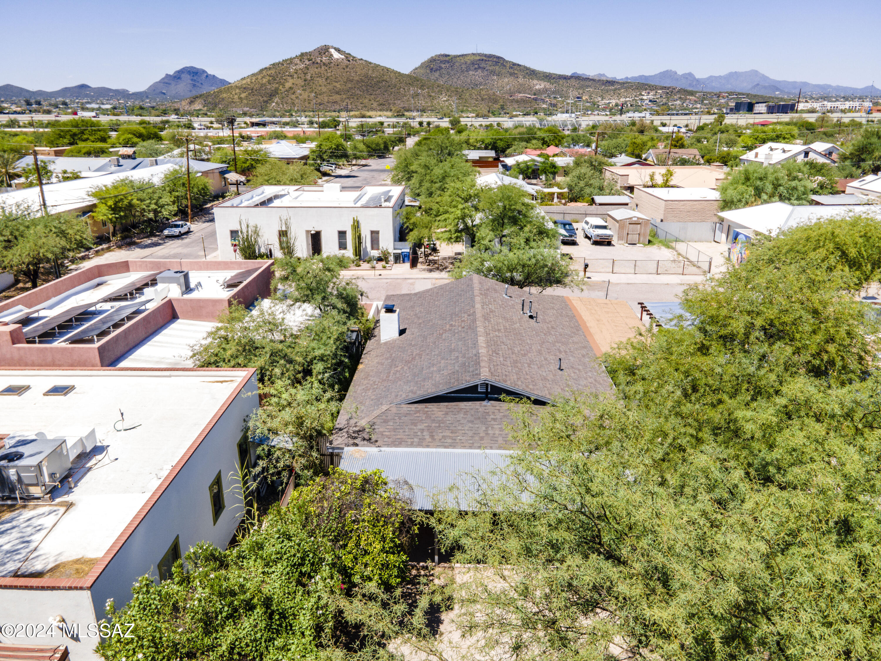 Aztecas (1-9) - Residential