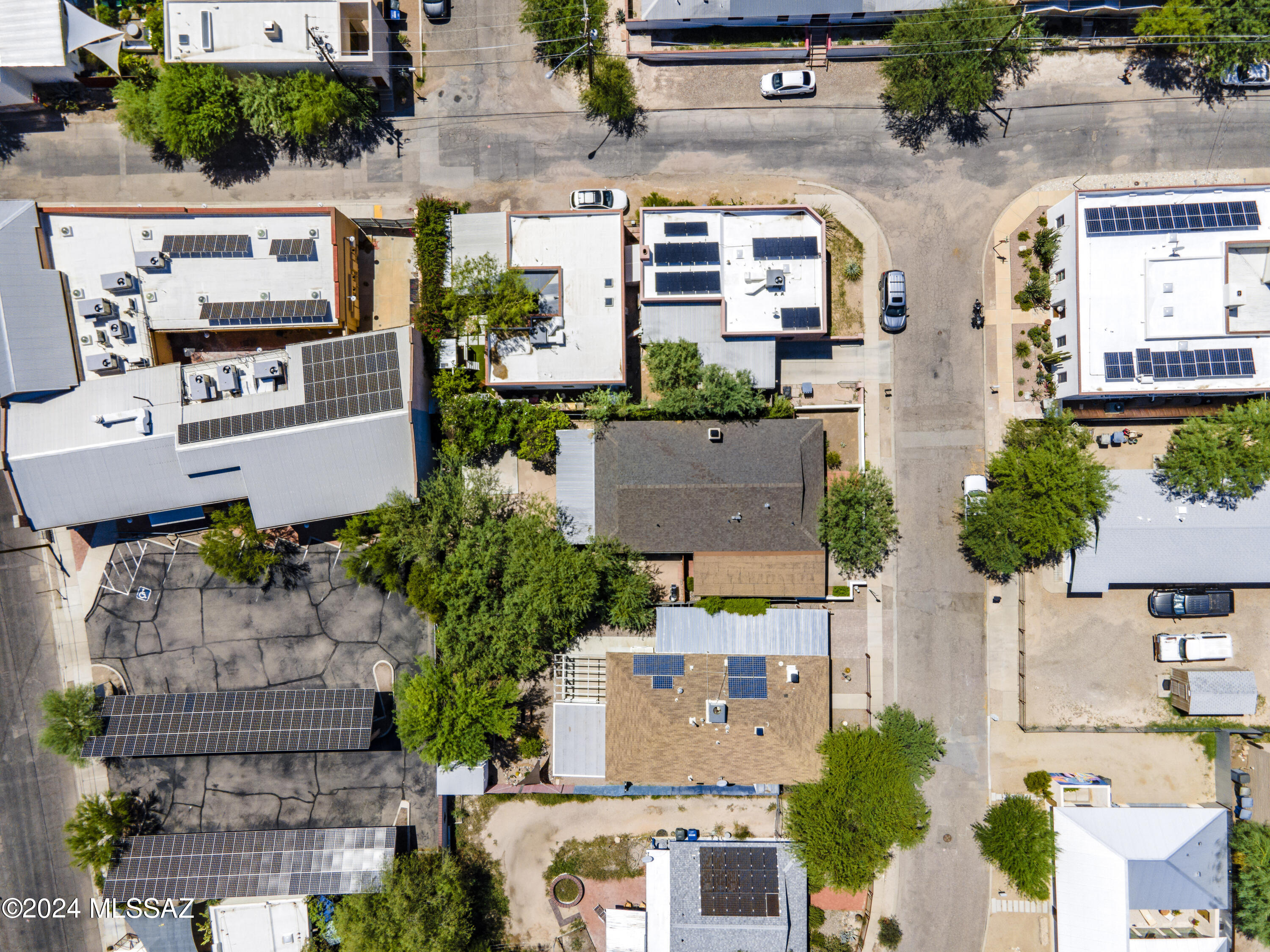 Aztecas (1-9) - Residential