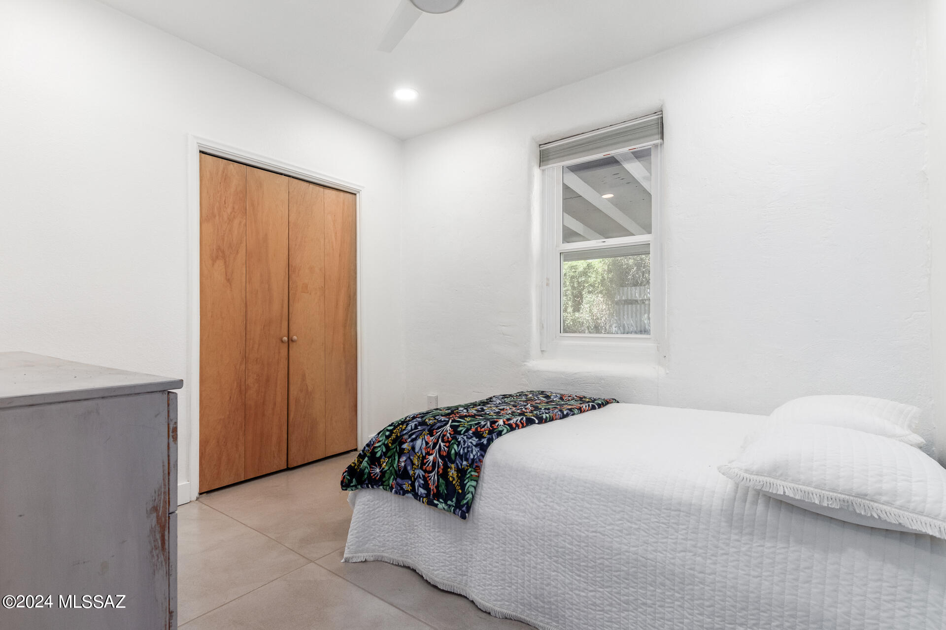 Aztecas (1-9) - Residential