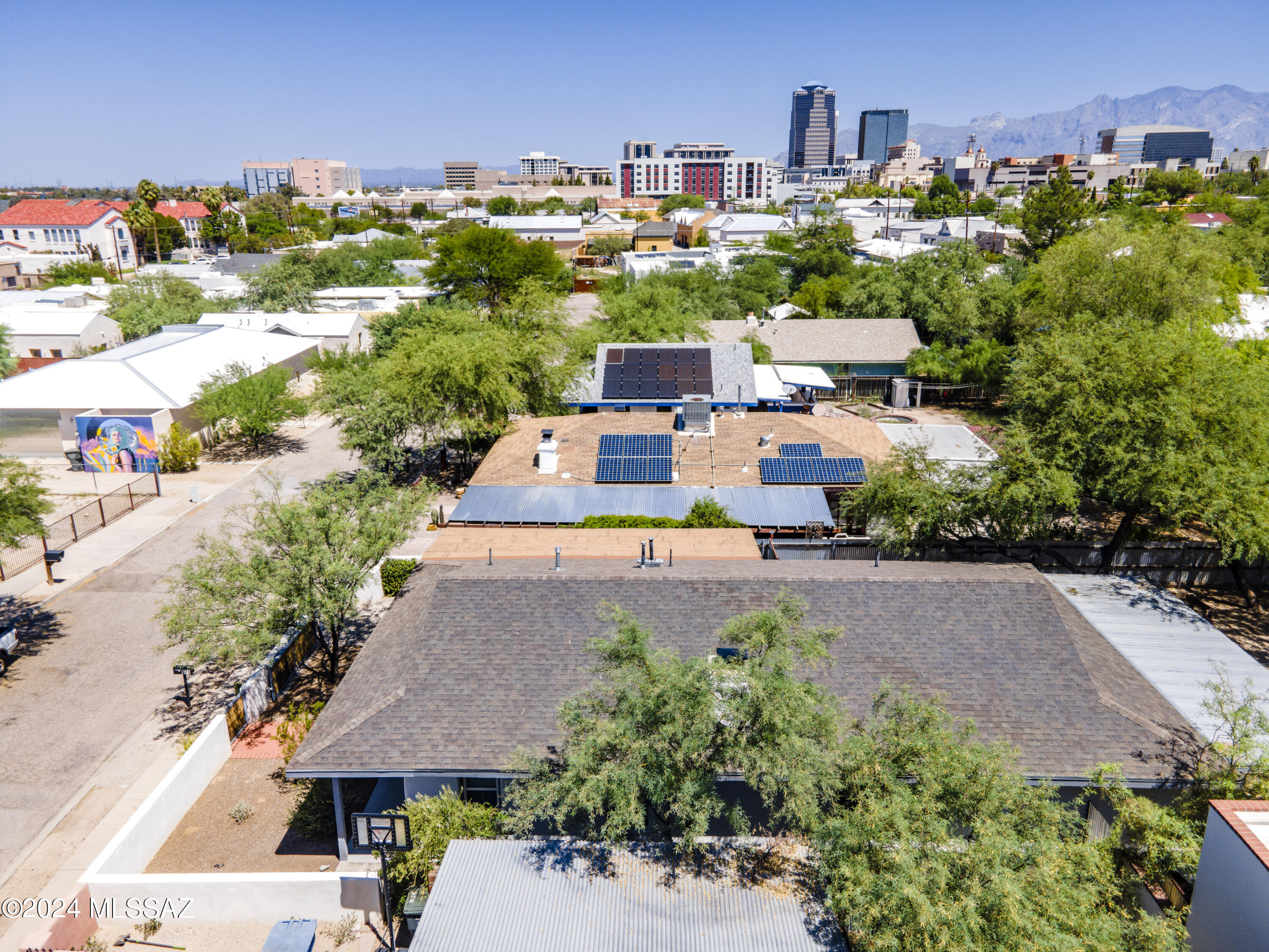 Aztecas (1-9) - Residential