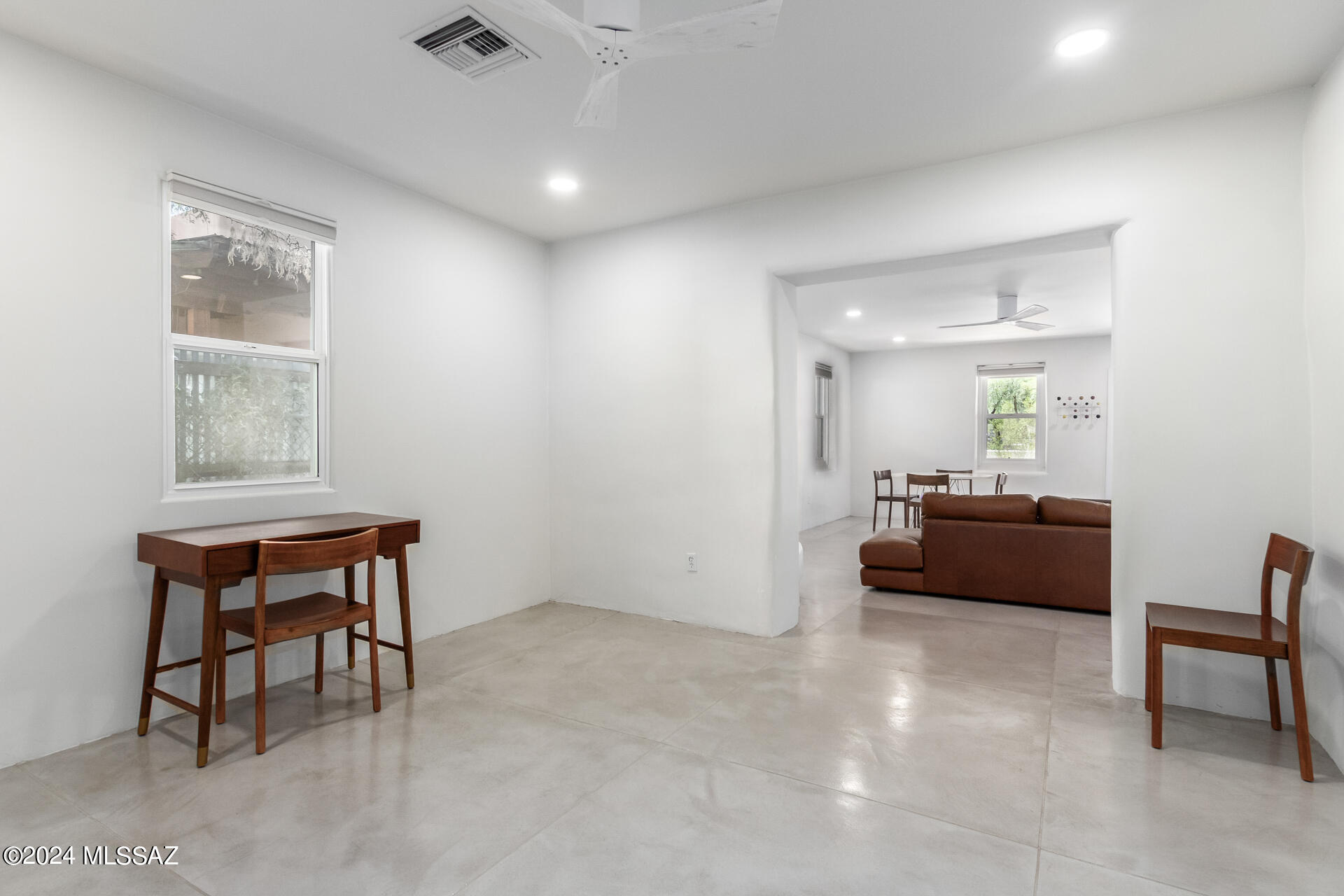 Aztecas (1-9) - Residential