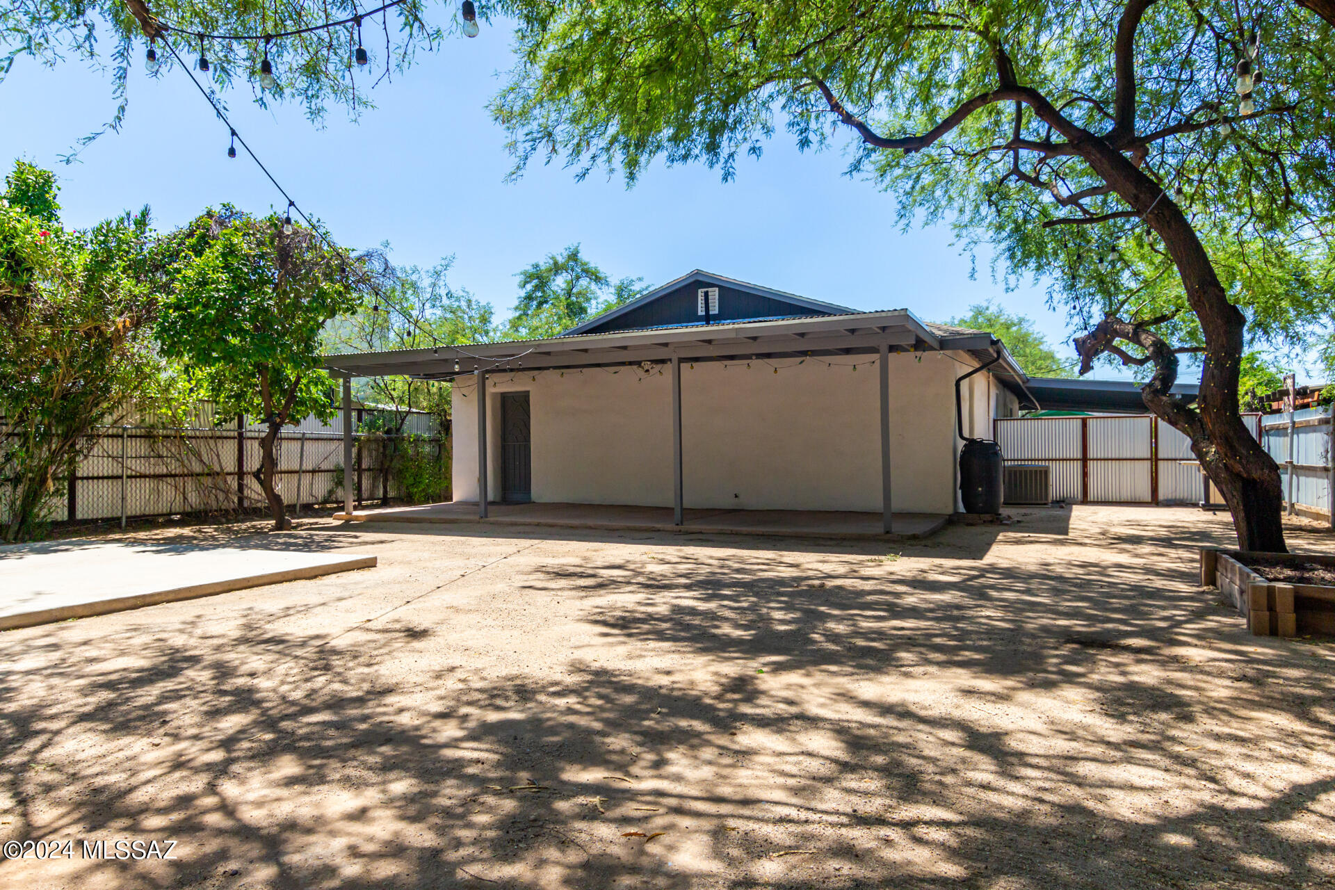 Aztecas (1-9) - Residential