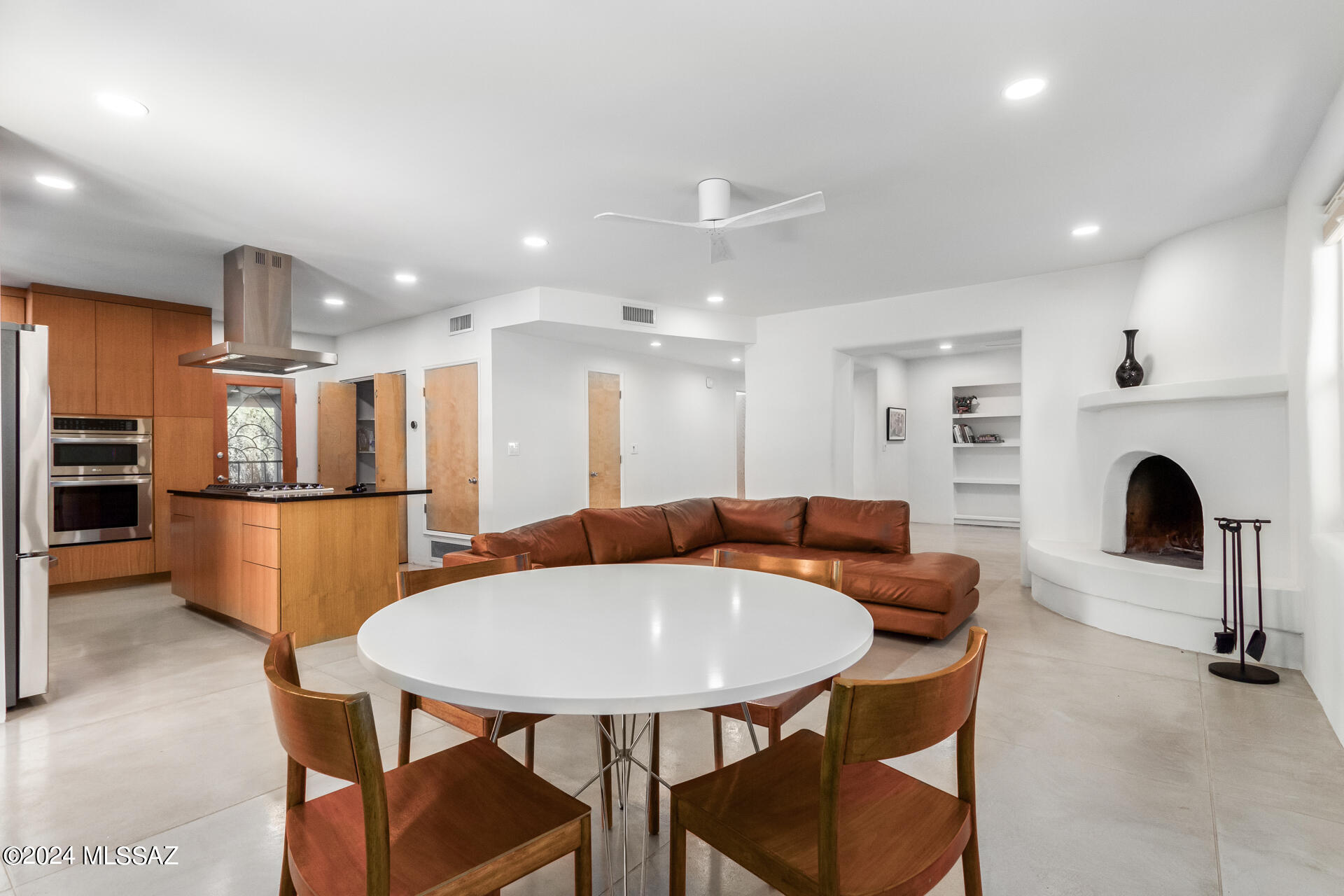 Aztecas (1-9) - Residential