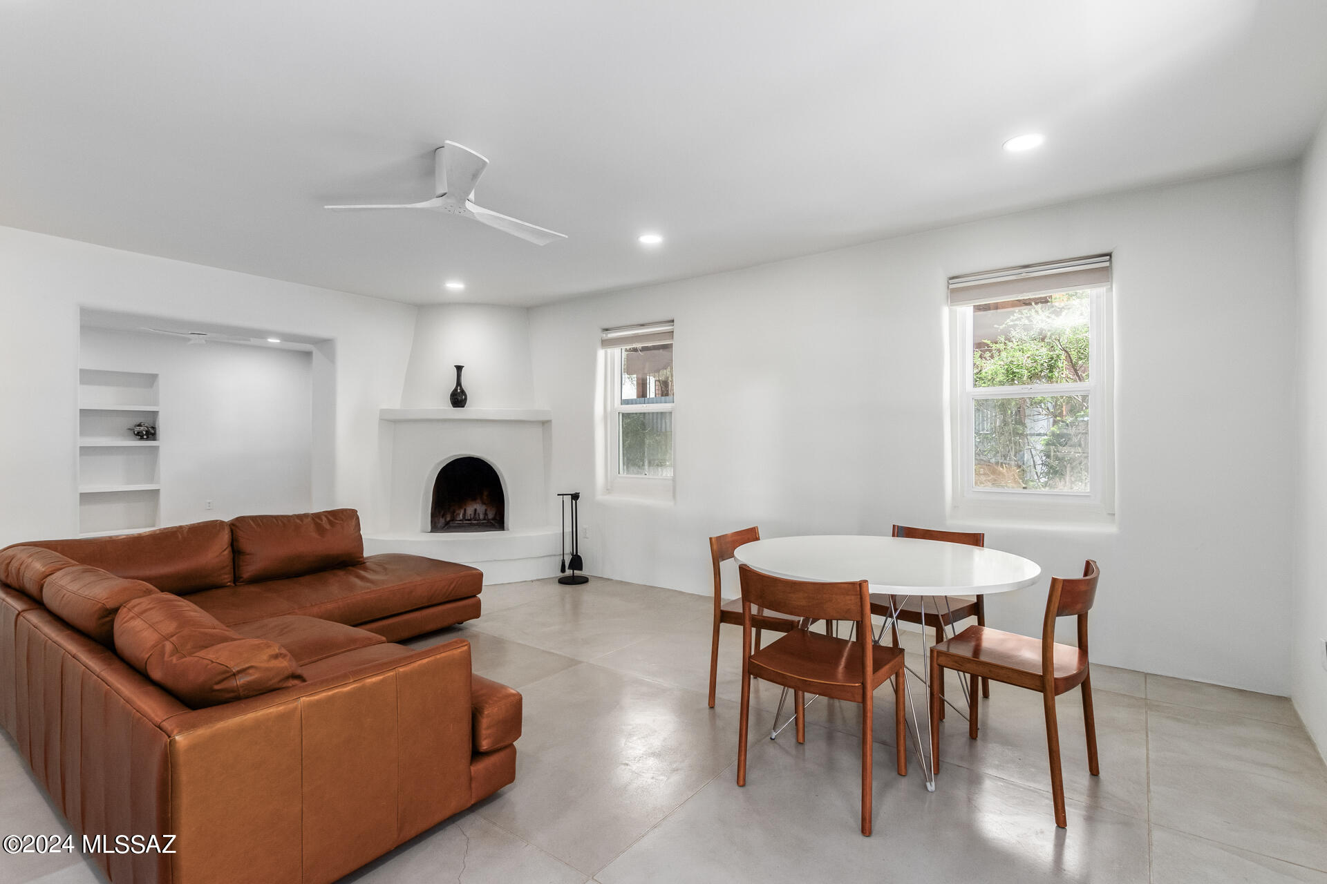 Aztecas (1-9) - Residential