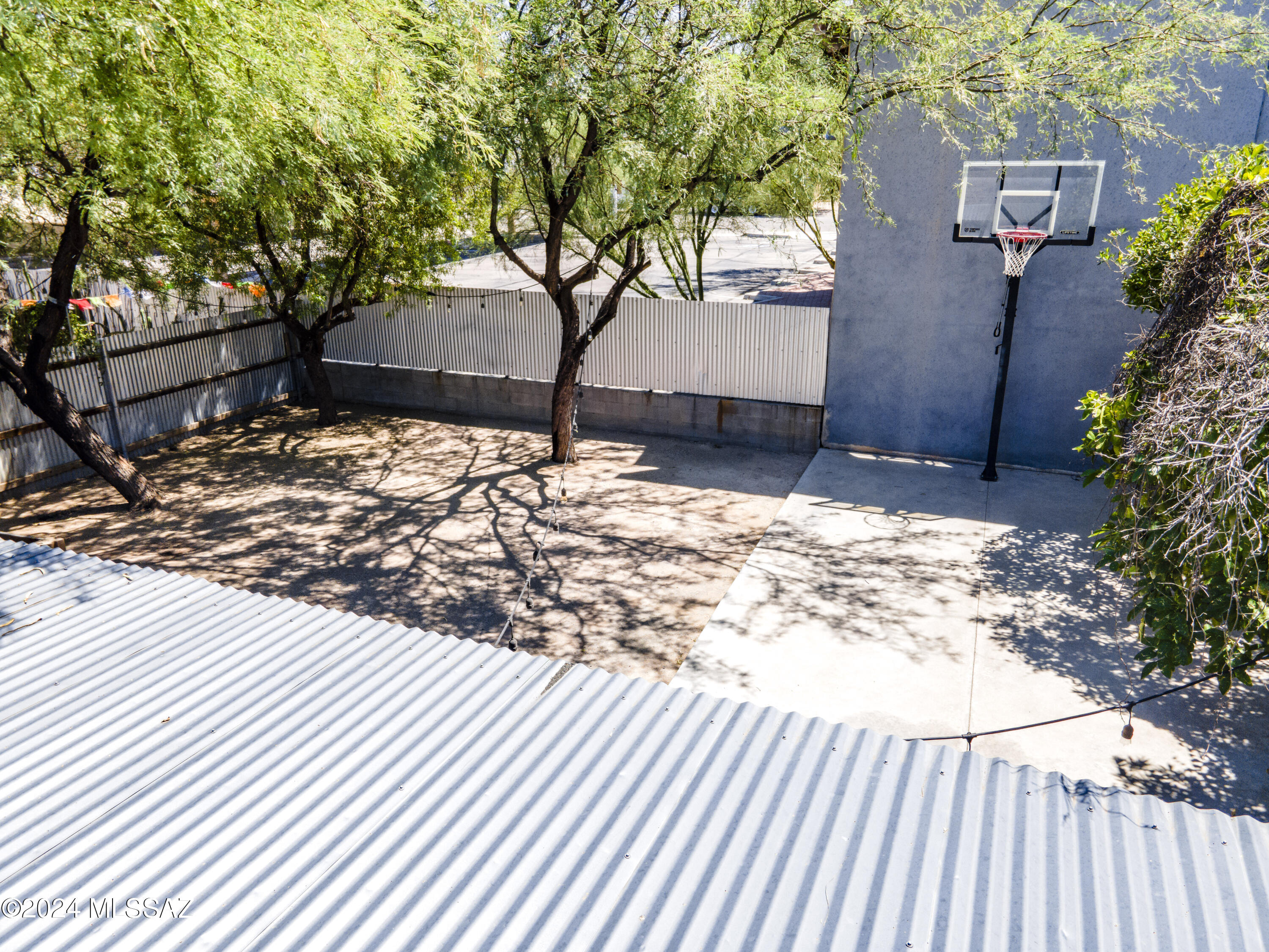 Aztecas (1-9) - Residential