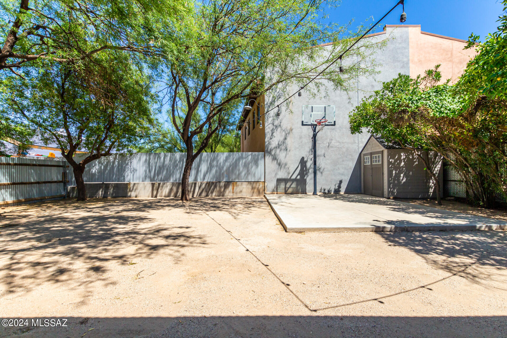 Aztecas (1-9) - Residential