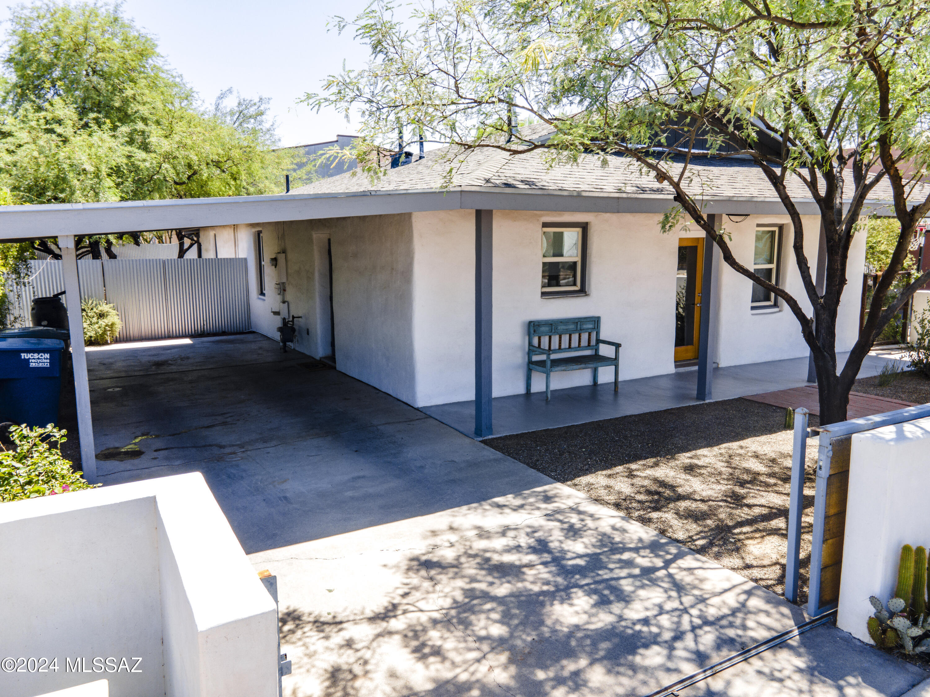 Aztecas (1-9) - Residential