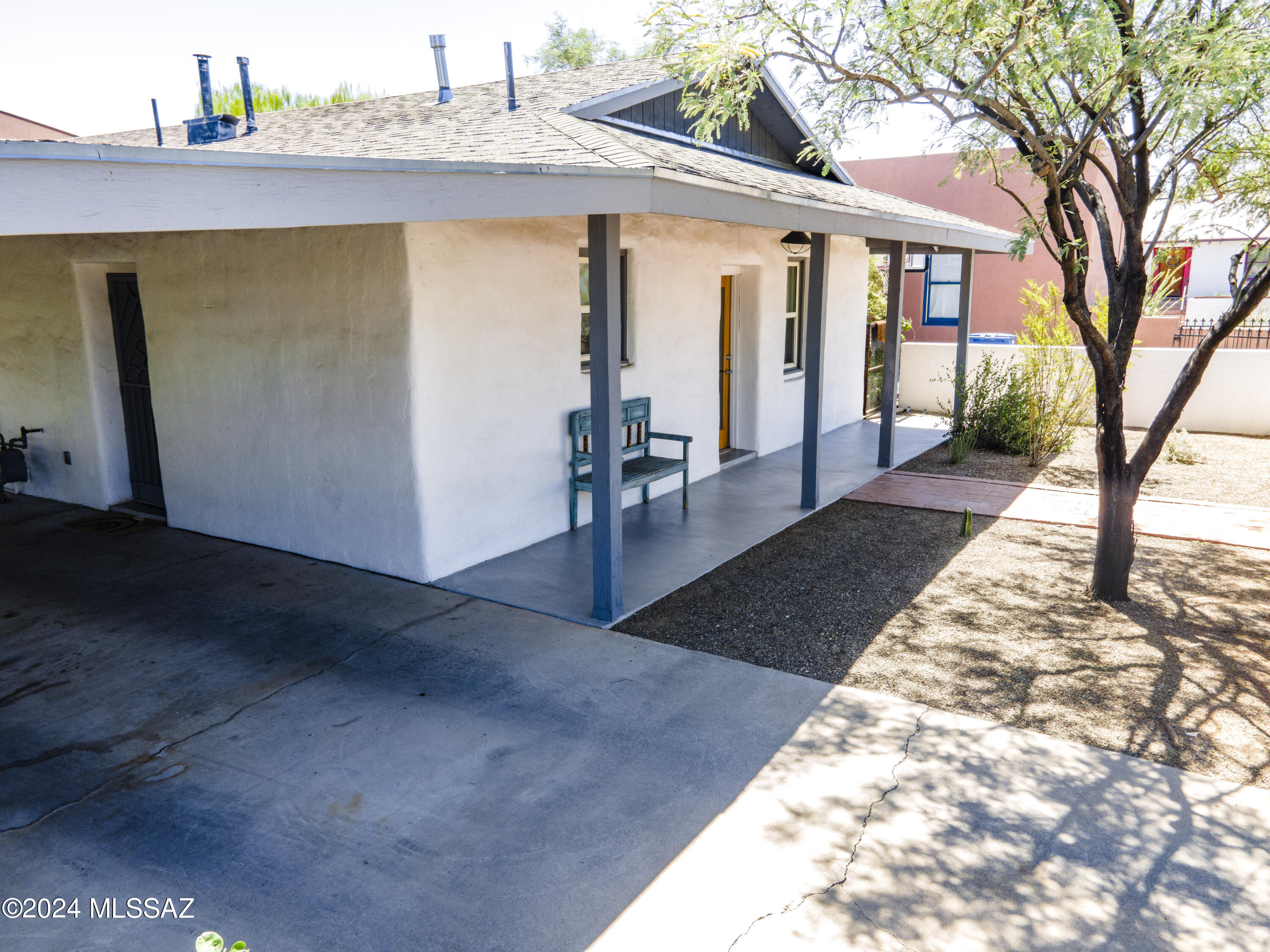 Aztecas (1-9) - Residential