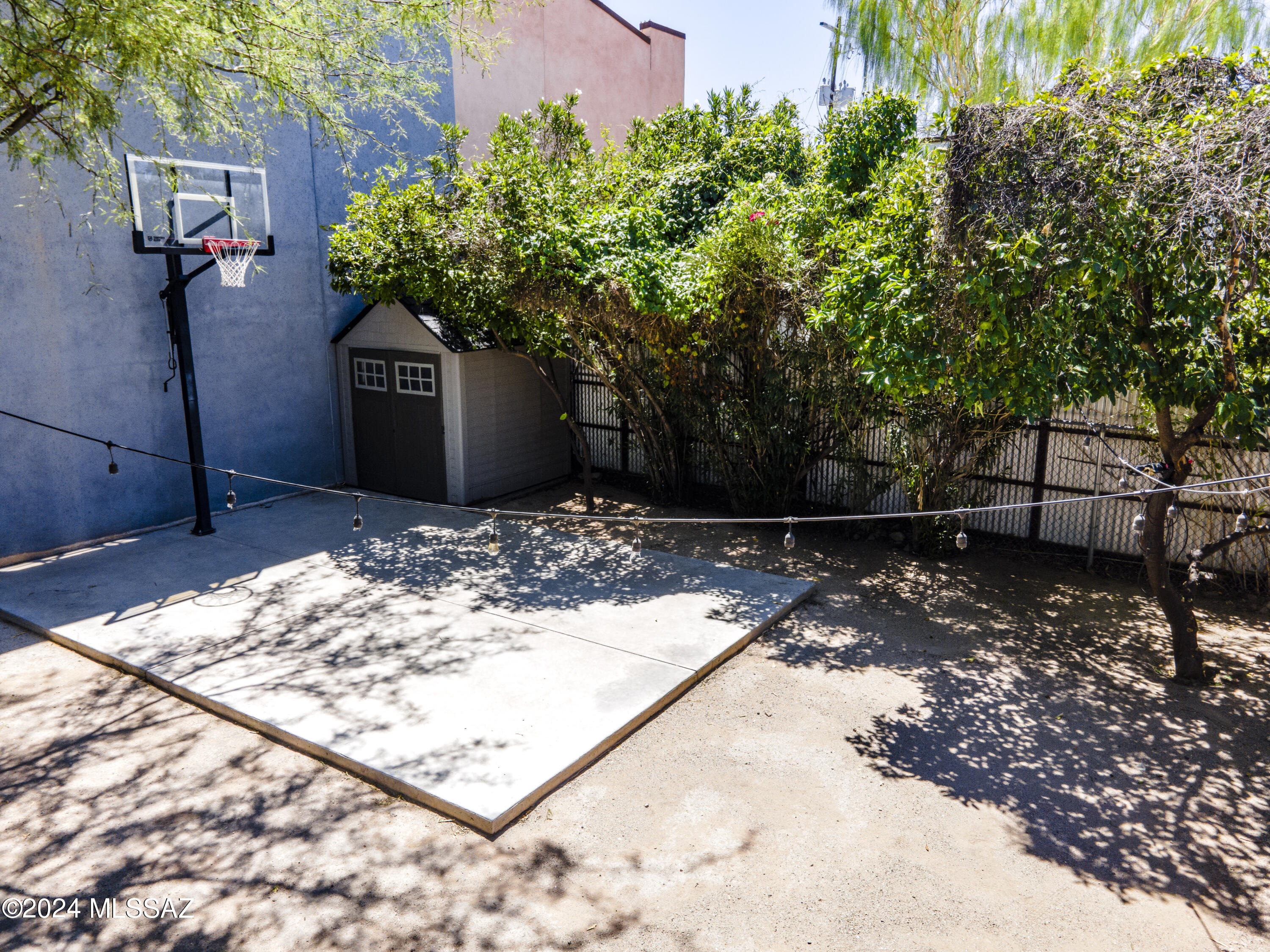Aztecas (1-9) - Residential