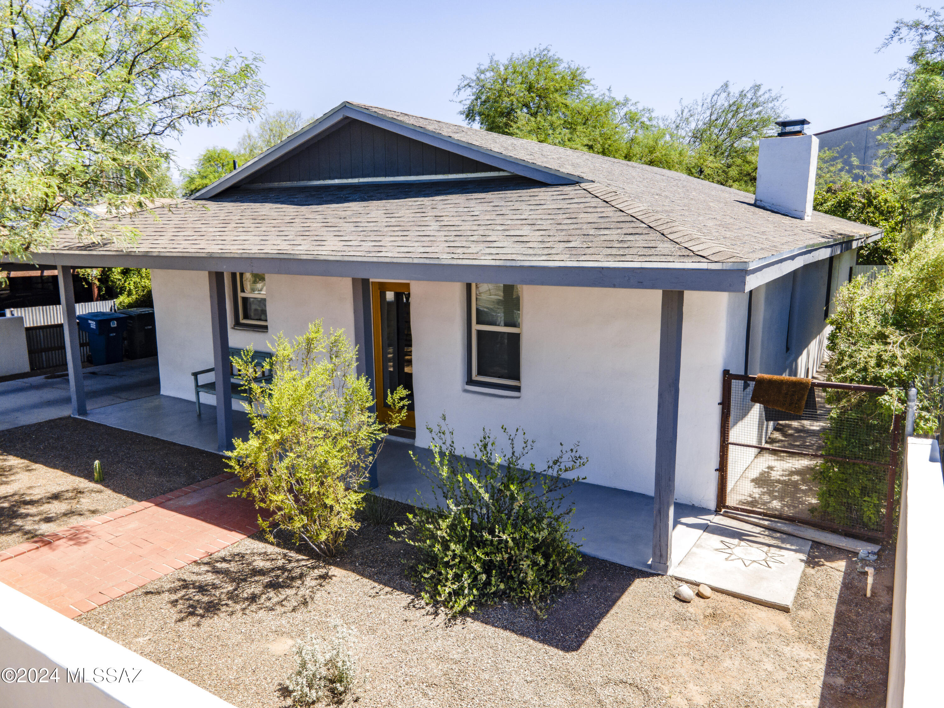 Aztecas (1-9) - Residential