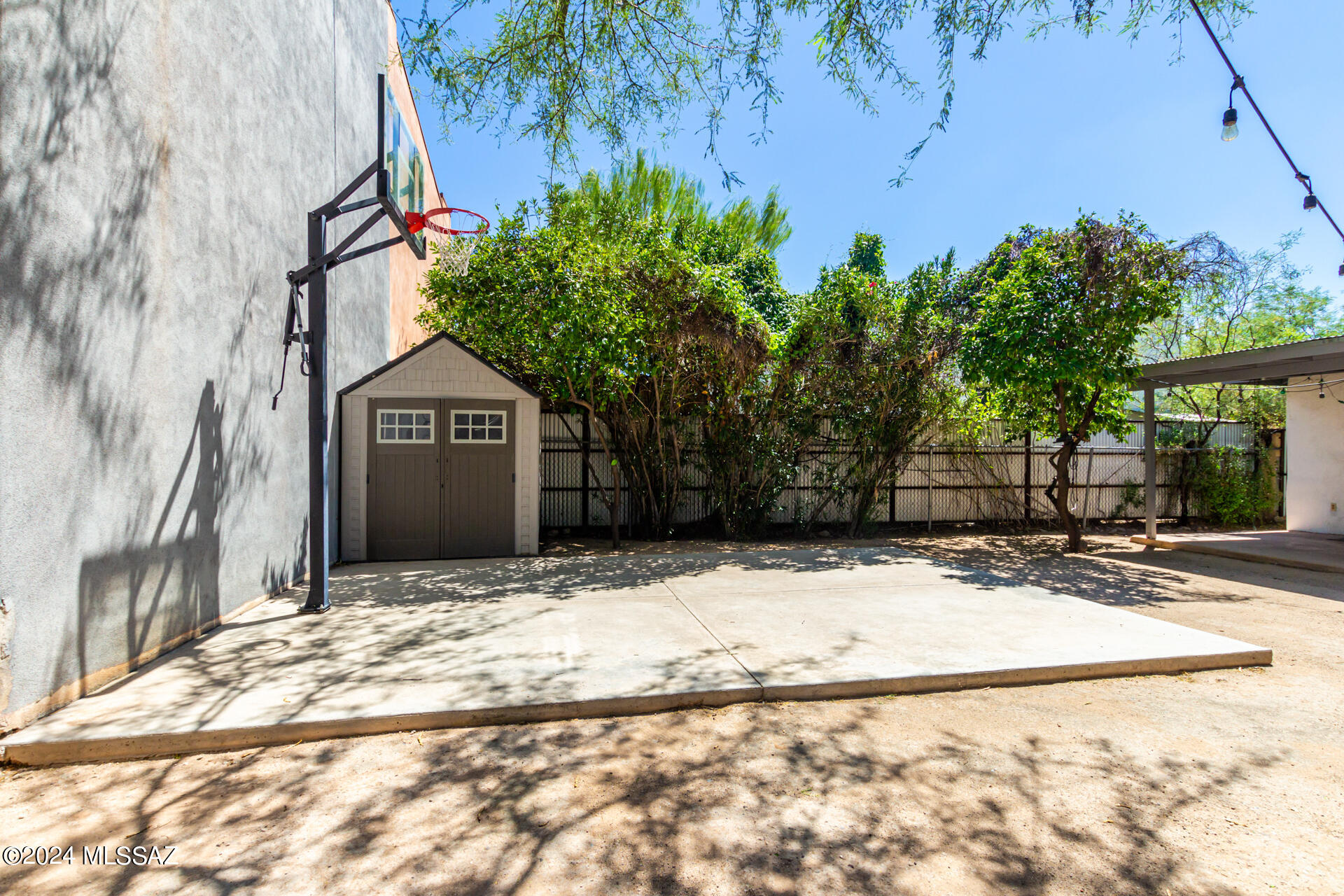 Aztecas (1-9) - Residential