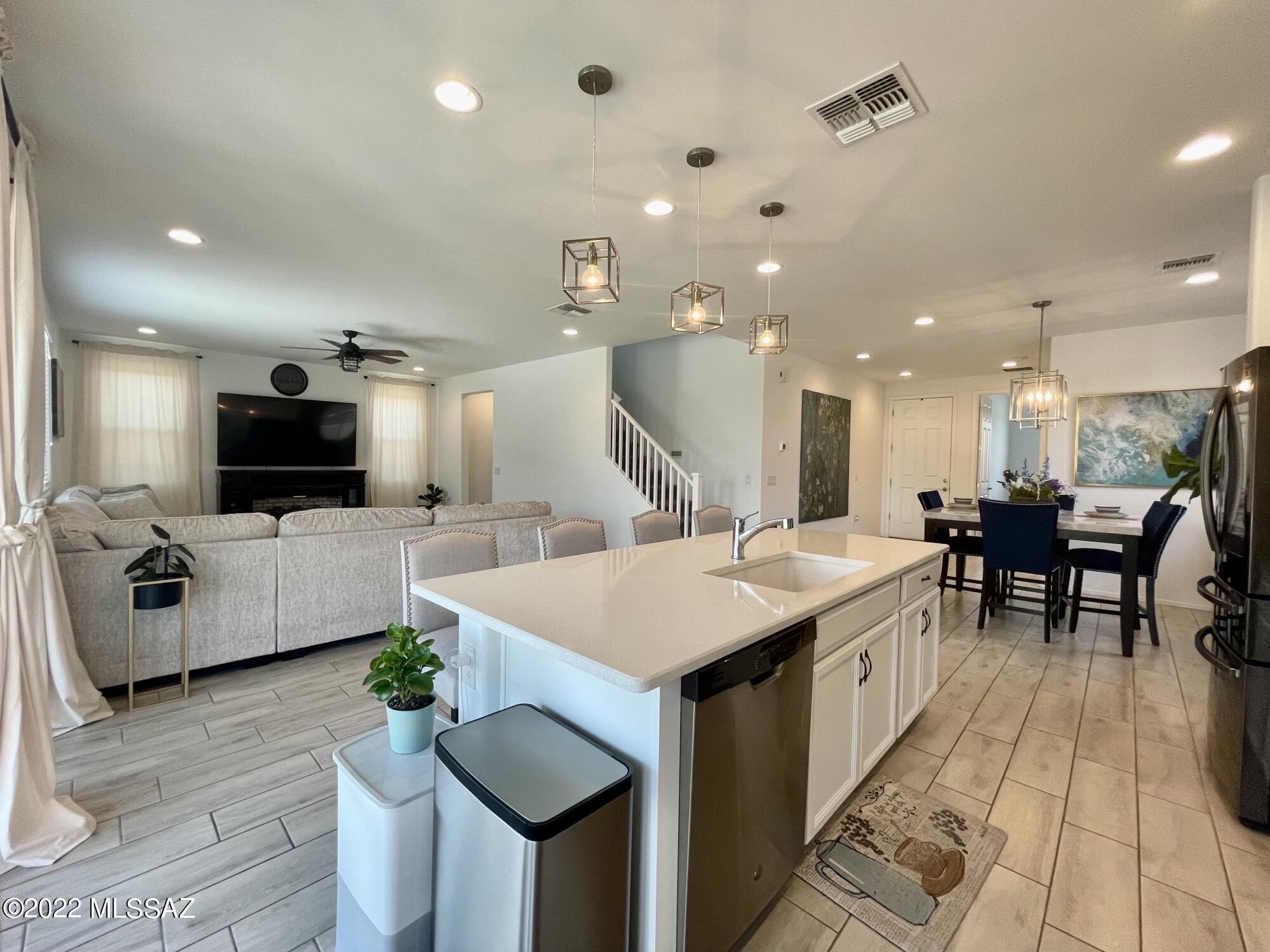 La Estancia De Tucson (331-410) - Residential Lease