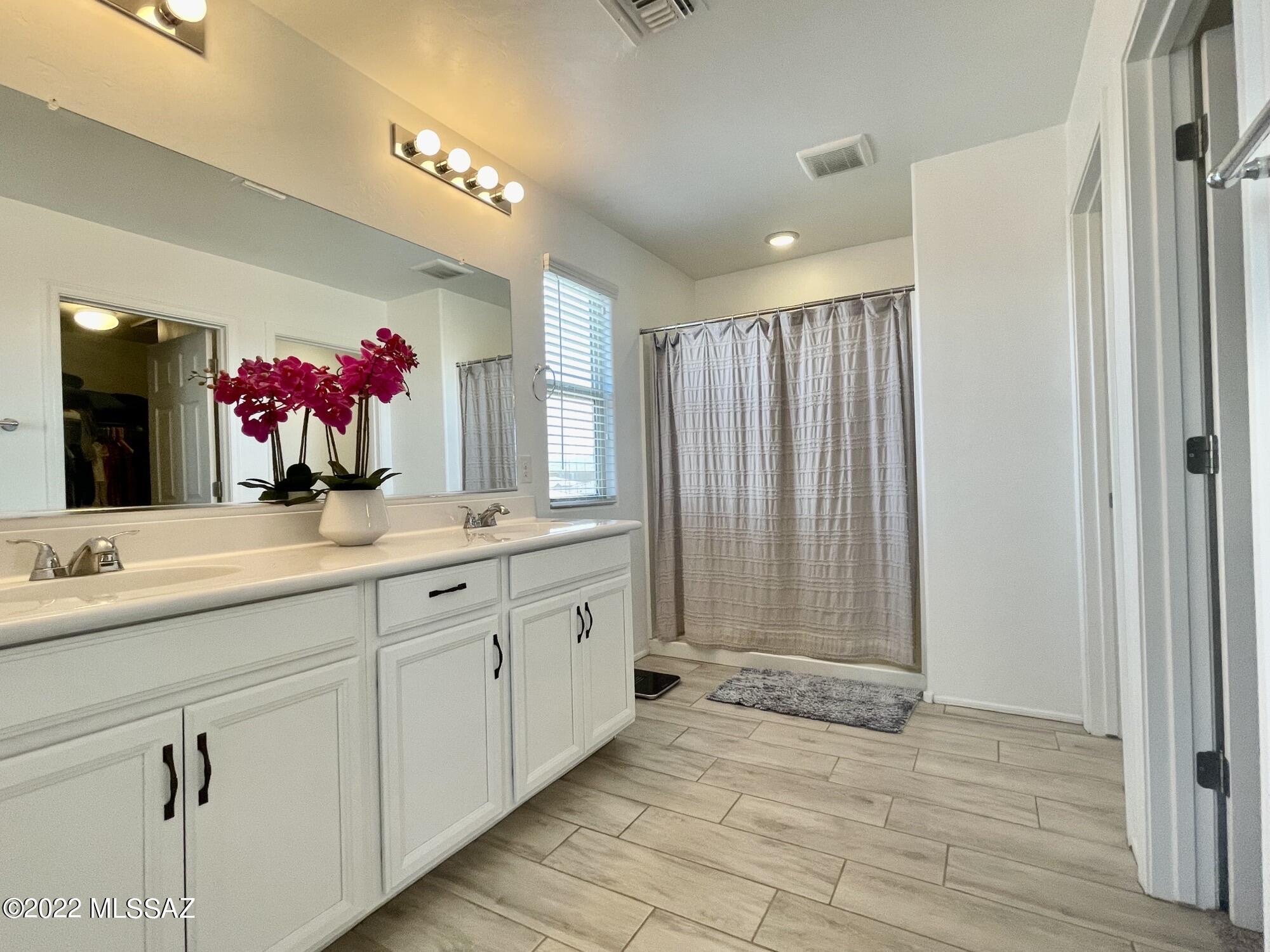 La Estancia De Tucson (331-410) - Residential Lease