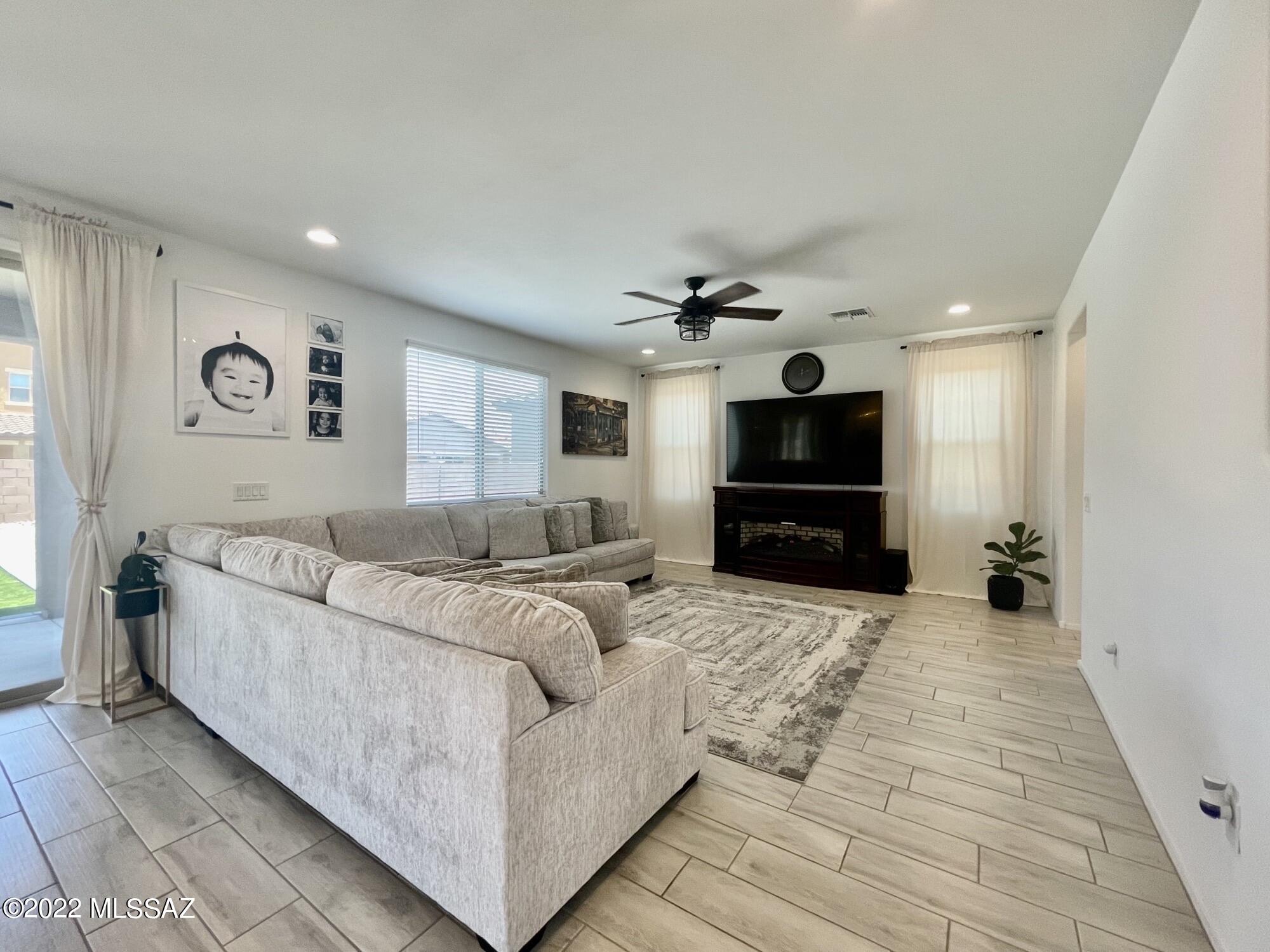 La Estancia De Tucson (331-410) - Residential Lease