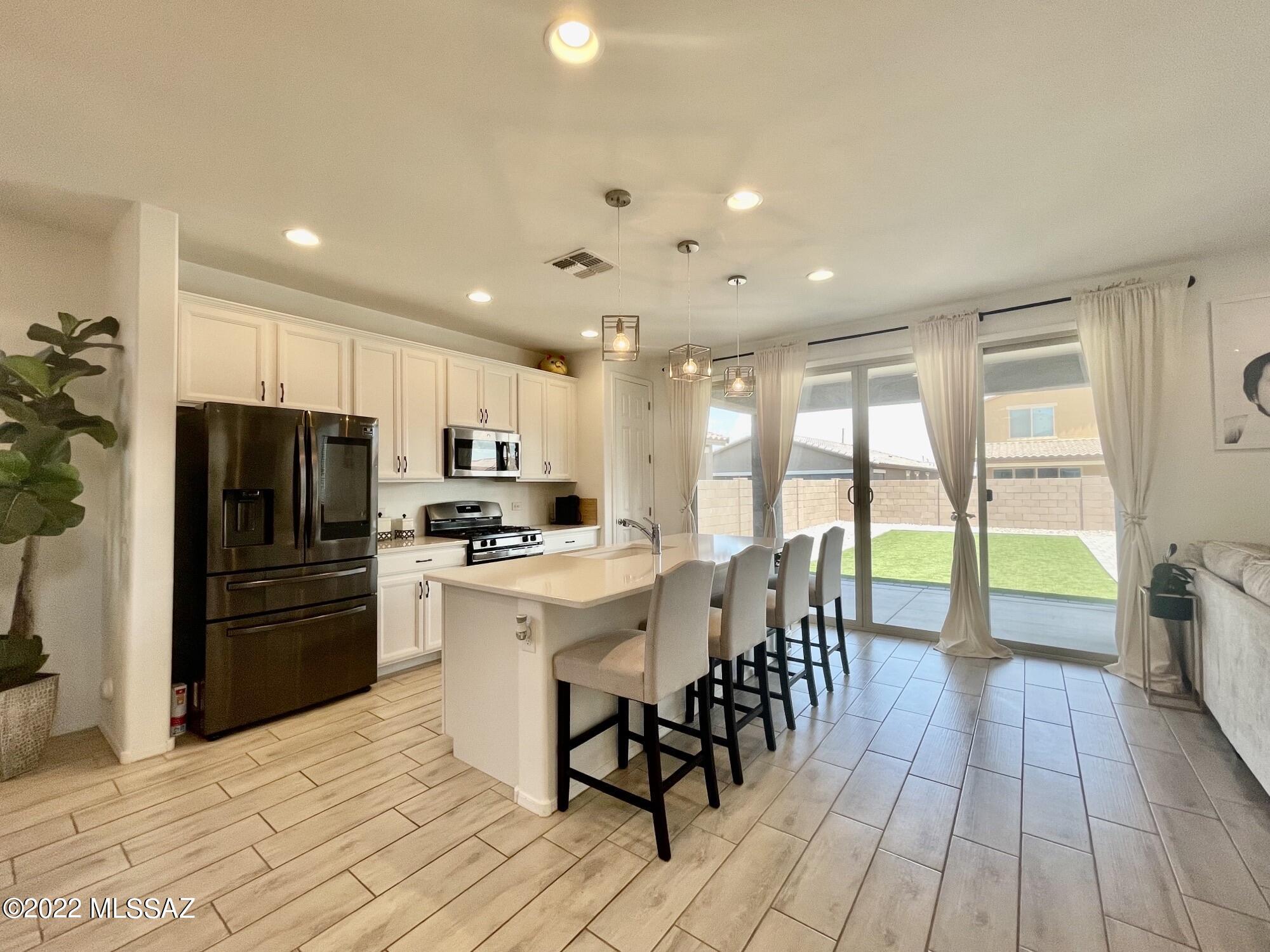 La Estancia De Tucson (331-410) - Residential Lease