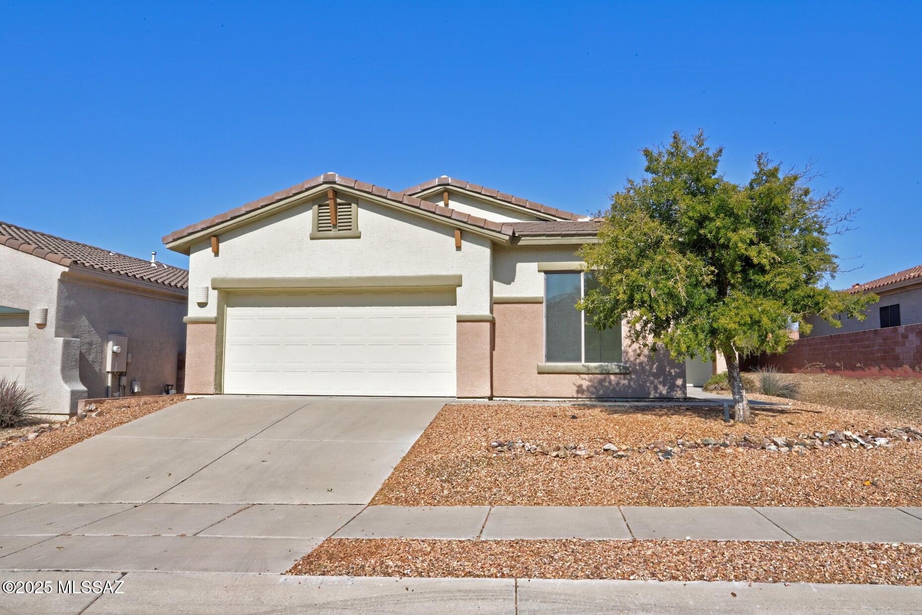 Freshly painted and move-in ready!  you will delight in this ''turn-key'' rental.  delightful open floor plan, Kitchen, living area and dining room. Home is designed for comfortable entertaining.  Private backyard for quiet evenings.  Close to shopping and dining.  A great [lace to live!