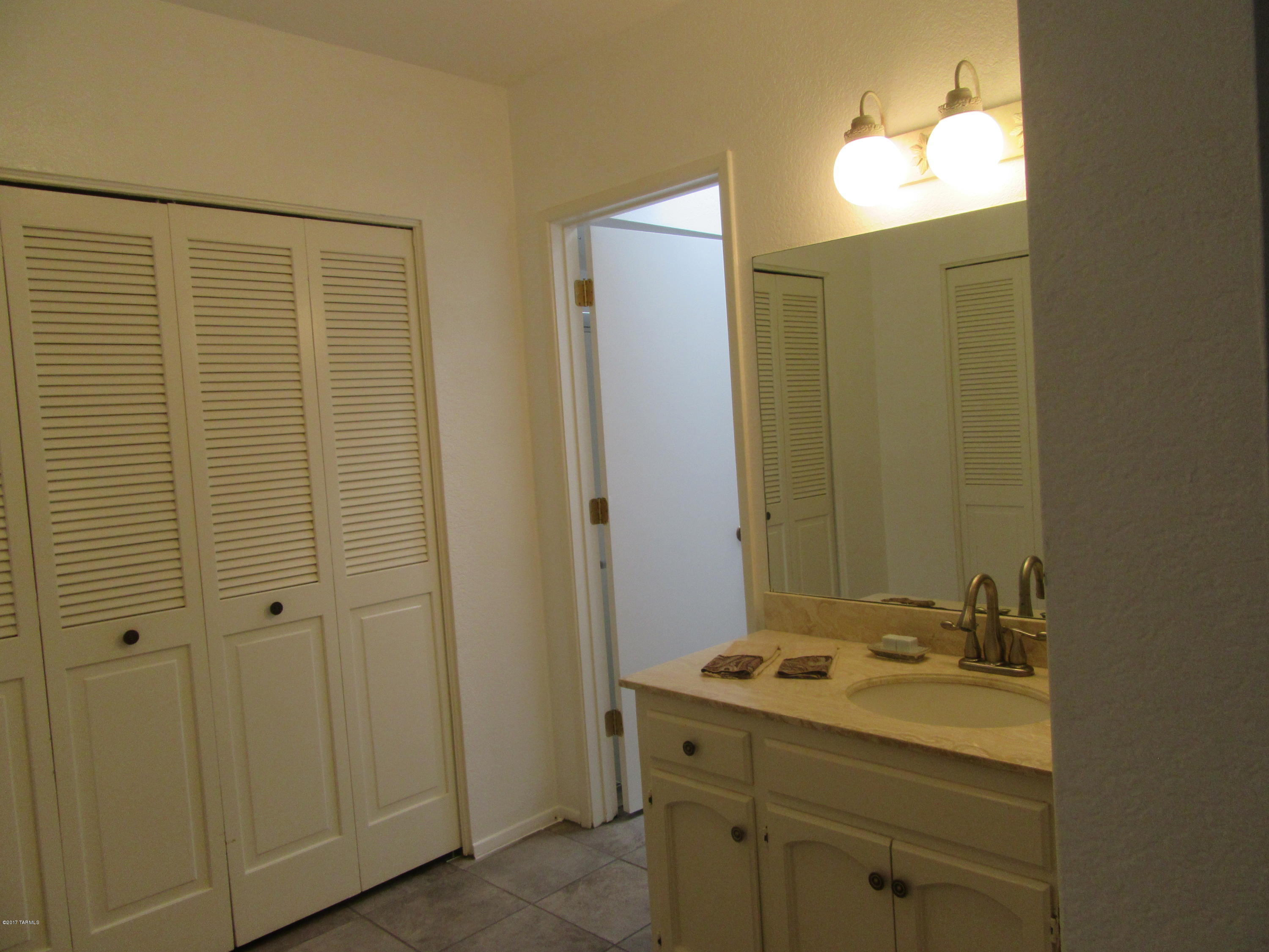 Oro Valley Townhouses (47-52, 58-91) - Residential
