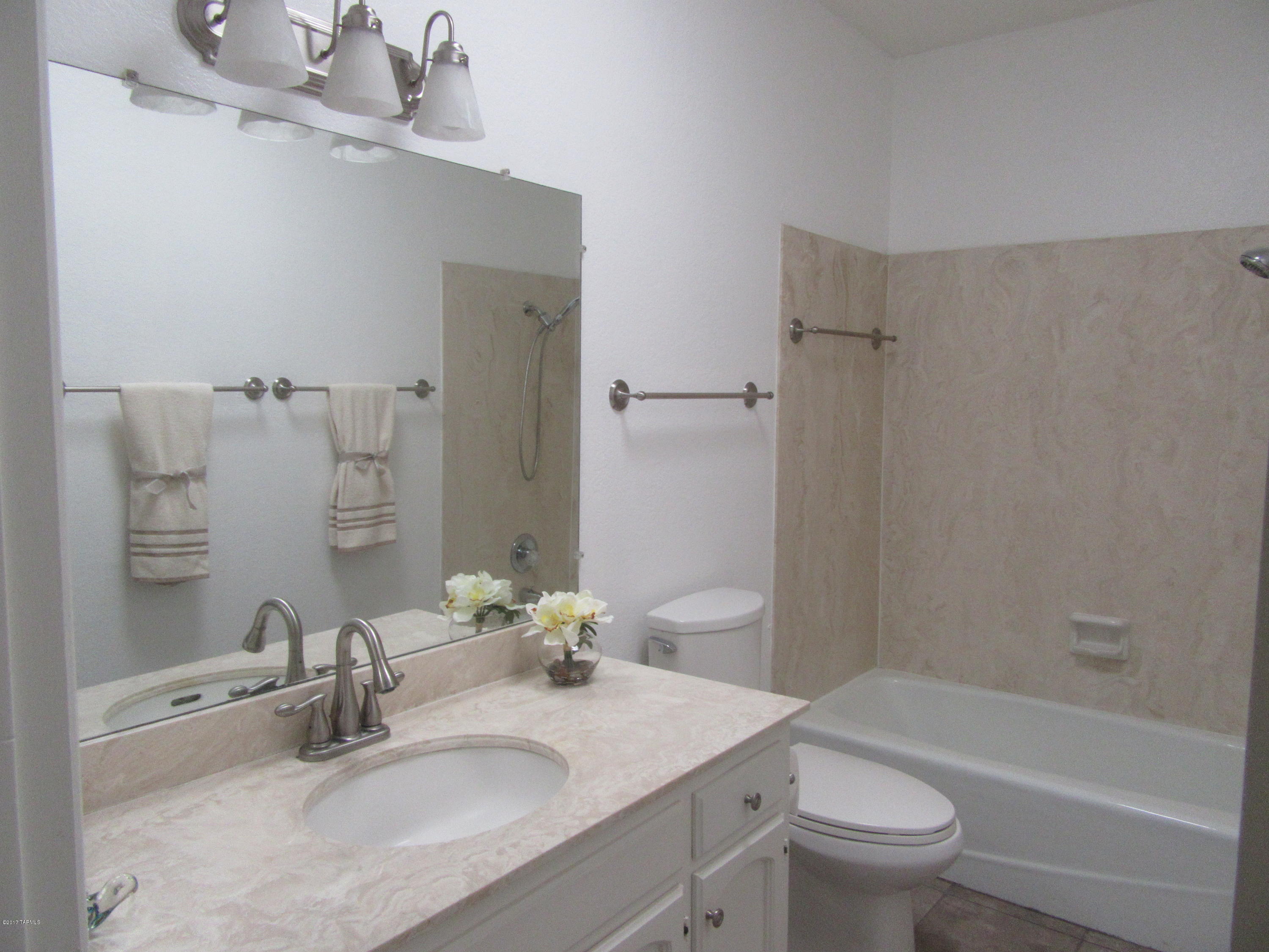 Oro Valley Townhouses (47-52, 58-91) - Residential
