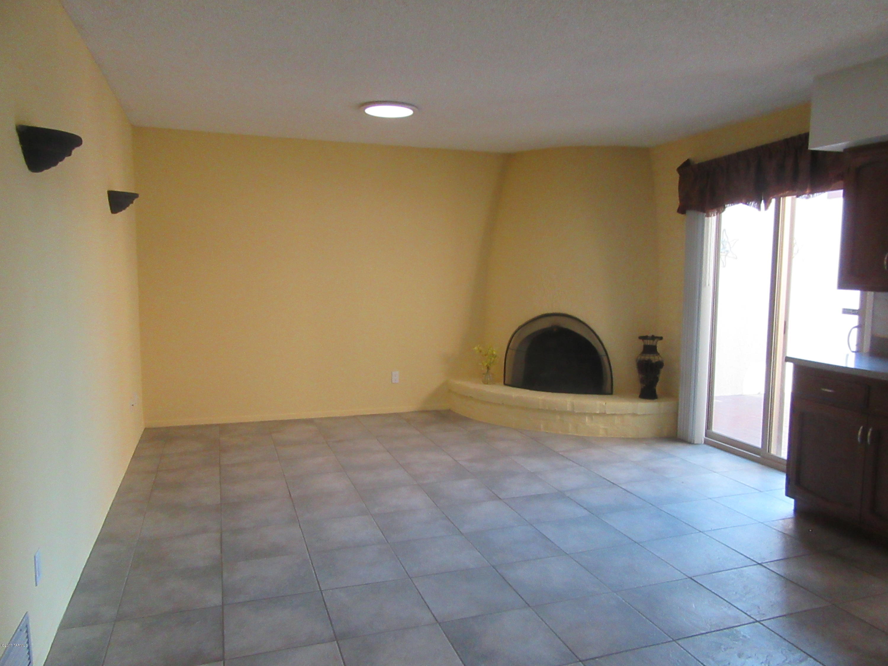 Oro Valley Townhouses (47-52, 58-91) - Residential