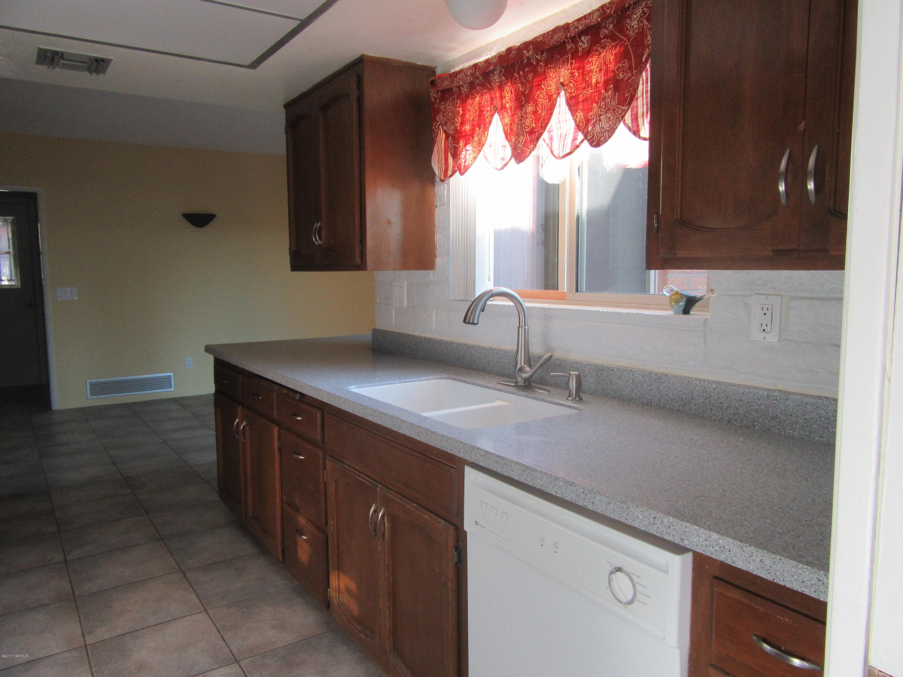 Oro Valley Townhouses (47-52, 58-91) - Residential