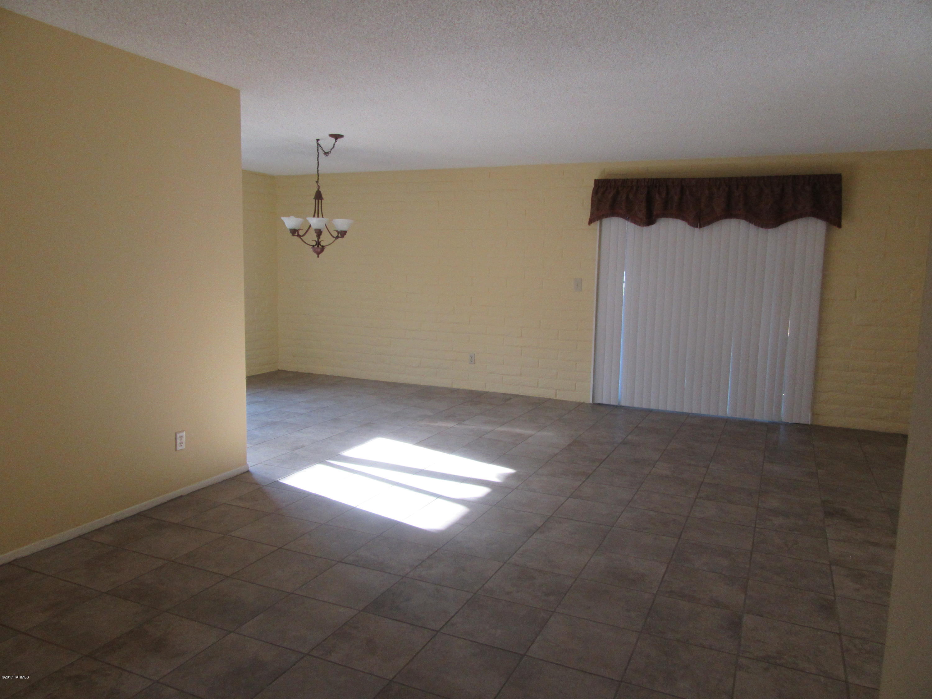 Oro Valley Townhouses (47-52, 58-91) - Residential