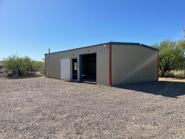 Half an acre ready for your next home!
2 Mobile homes remain: they are sold as-is. 1 large commercial grade built storage unit. Mobile homes vacant.. R3 lots are close to Tucson Mall, great shopping along Oracle, and close to schools. Two huge parcels 807 Simmons, 720 Thurber. There's a lot of buildable R3 land that is Present! 
Great opportunity don't miss out!!
