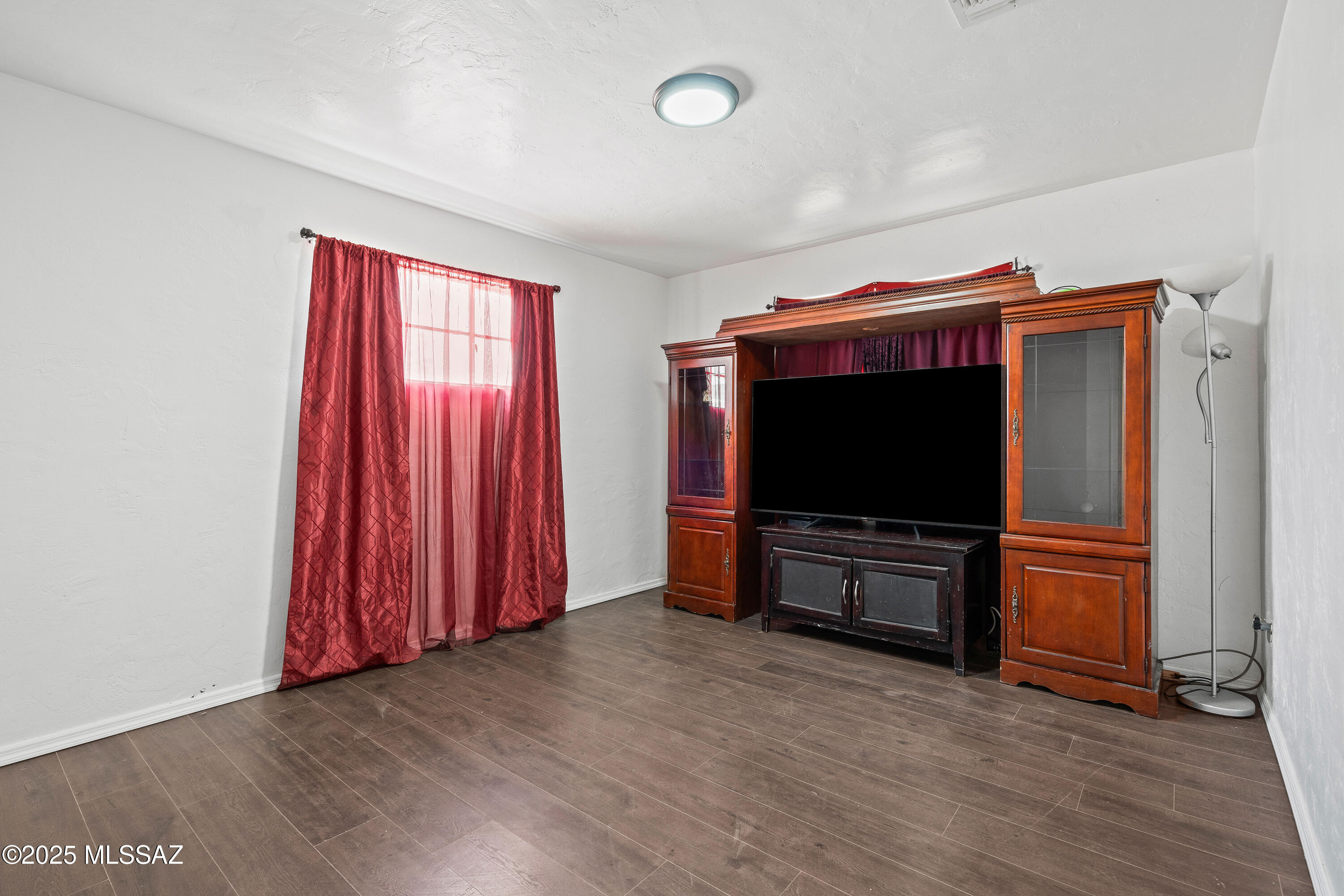 Mission Manor NO. 4 - Residential