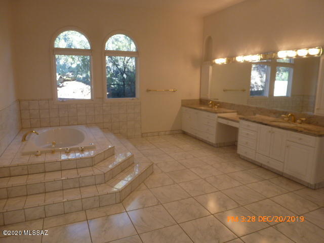 Finisterra (1-210) - Residential